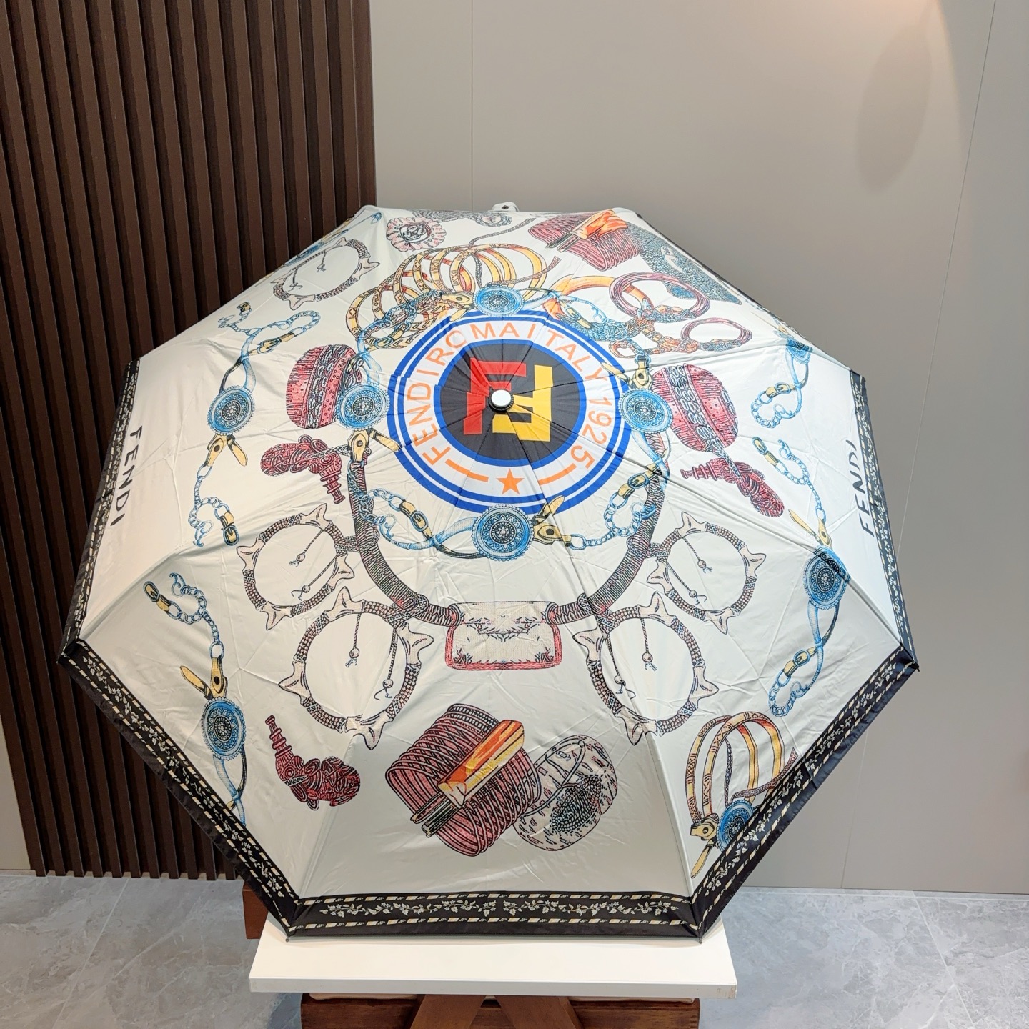 FENDI（芬迪）三折自动折叠晴雨伞 年度最新火爆单品 原单代工级品质 第一代210T碰击布防嗮拒水技术