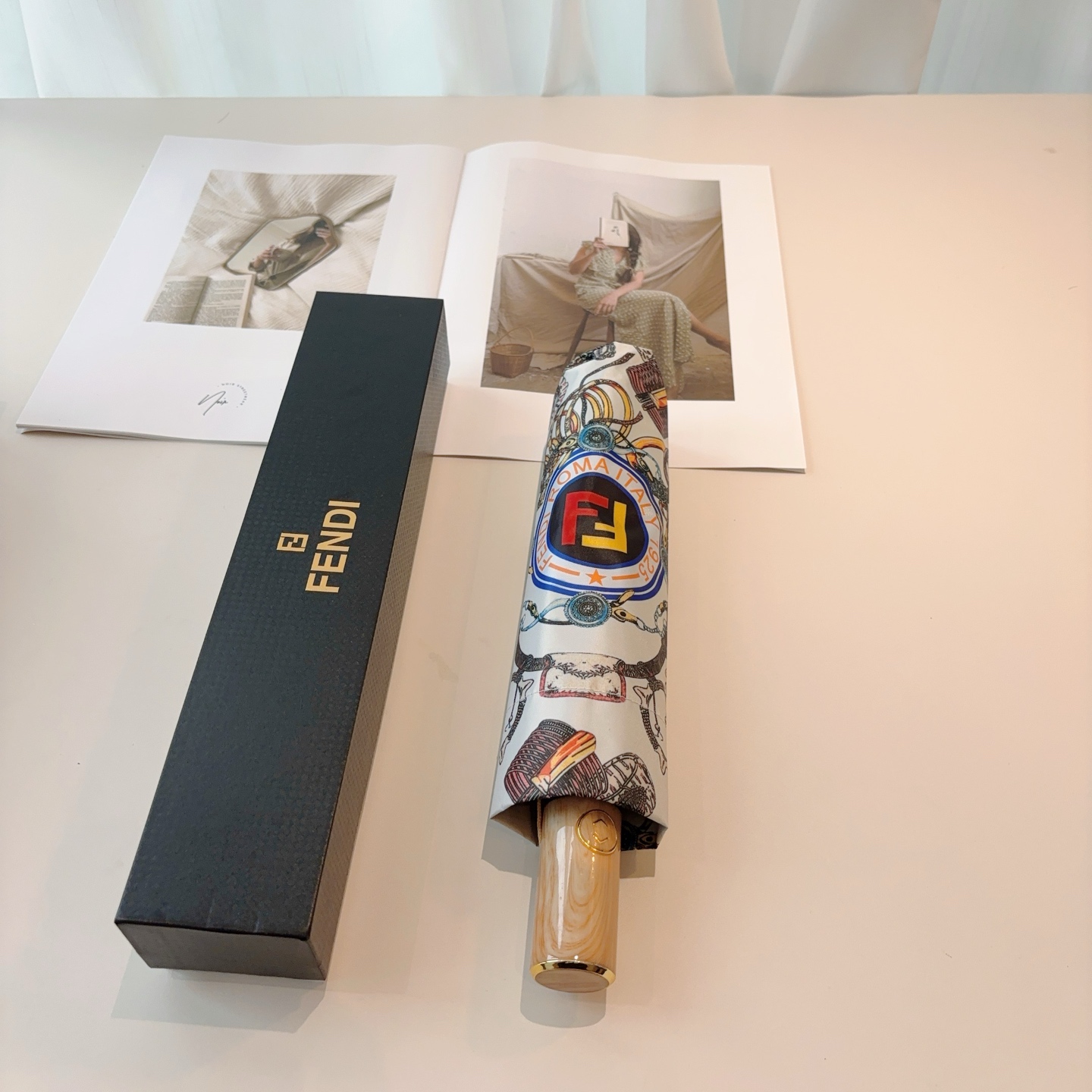 FENDI（芬迪）三折自动折叠晴雨伞 年度最新火爆单品 原单代工级品质 第一代210T碰击布防嗮拒水技术