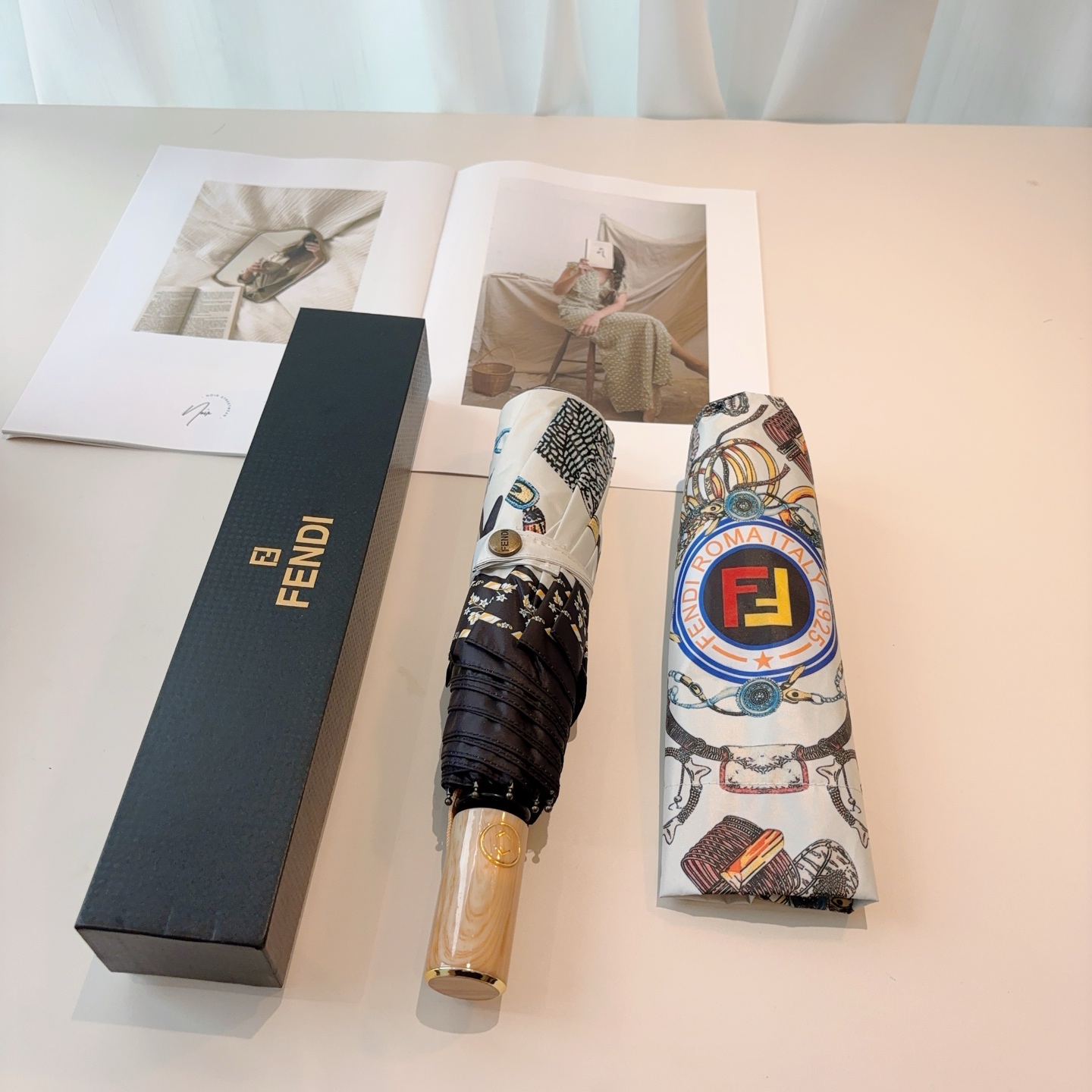 FENDI（芬迪）三折自动折叠晴雨伞 年度最新火爆单品 原单代工级品质 第一代210T碰击布防嗮拒水技术