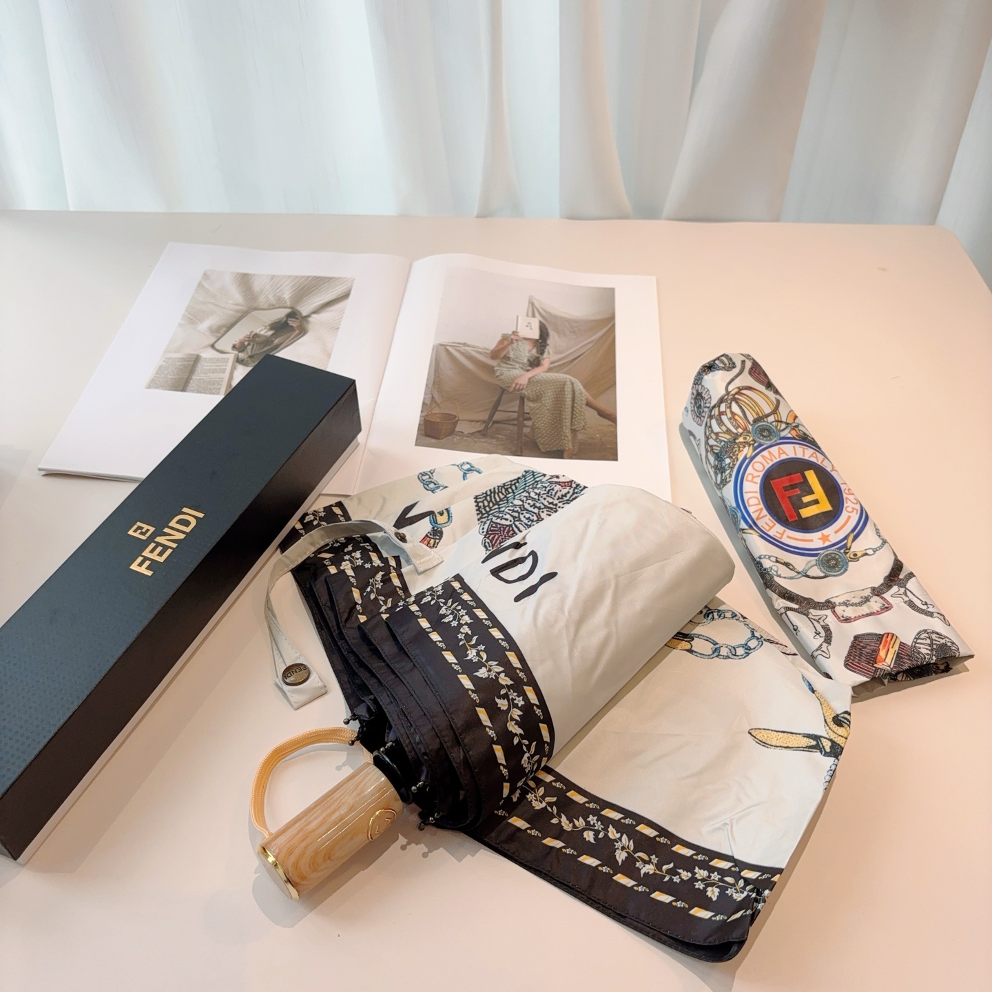 FENDI（芬迪）三折自动折叠晴雨伞 年度最新火爆单品 原单代工级品质 第一代210T碰击布防嗮拒水技术