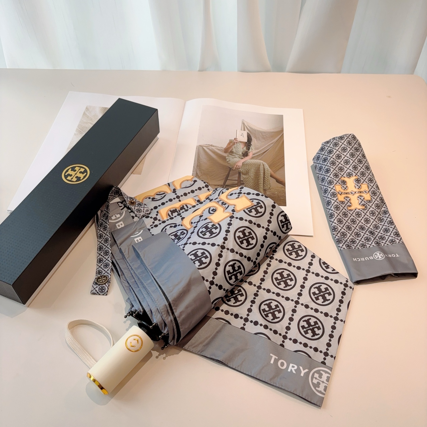  Tory Burch（托里伯奇）三折全自动开收黑胶遮阳防晒 UV晴雨伞 缩骨遮雨伞玫瑰玫瑰独家首发！给