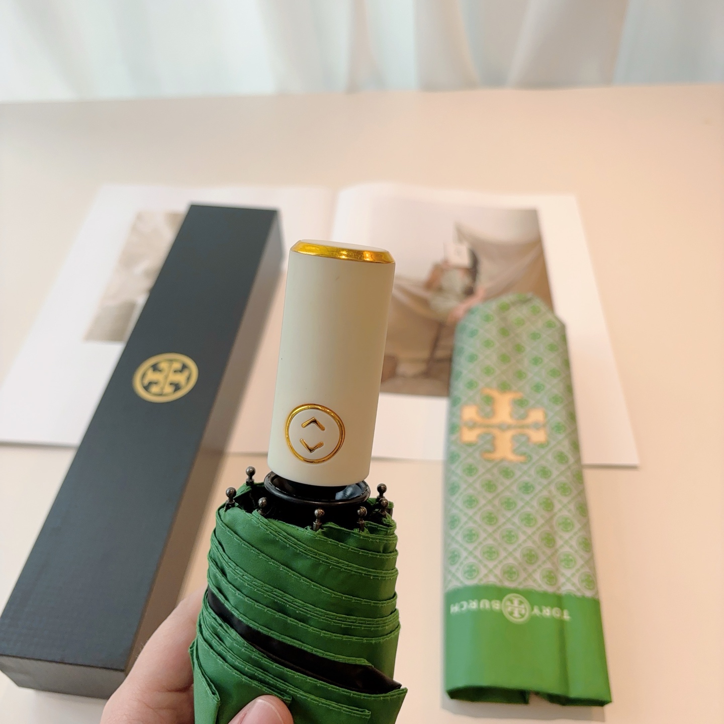  Tory Burch（托里伯奇）三折全自动开收黑胶遮阳防晒 UV晴雨伞 缩骨遮雨伞玫瑰玫瑰独家首发！给