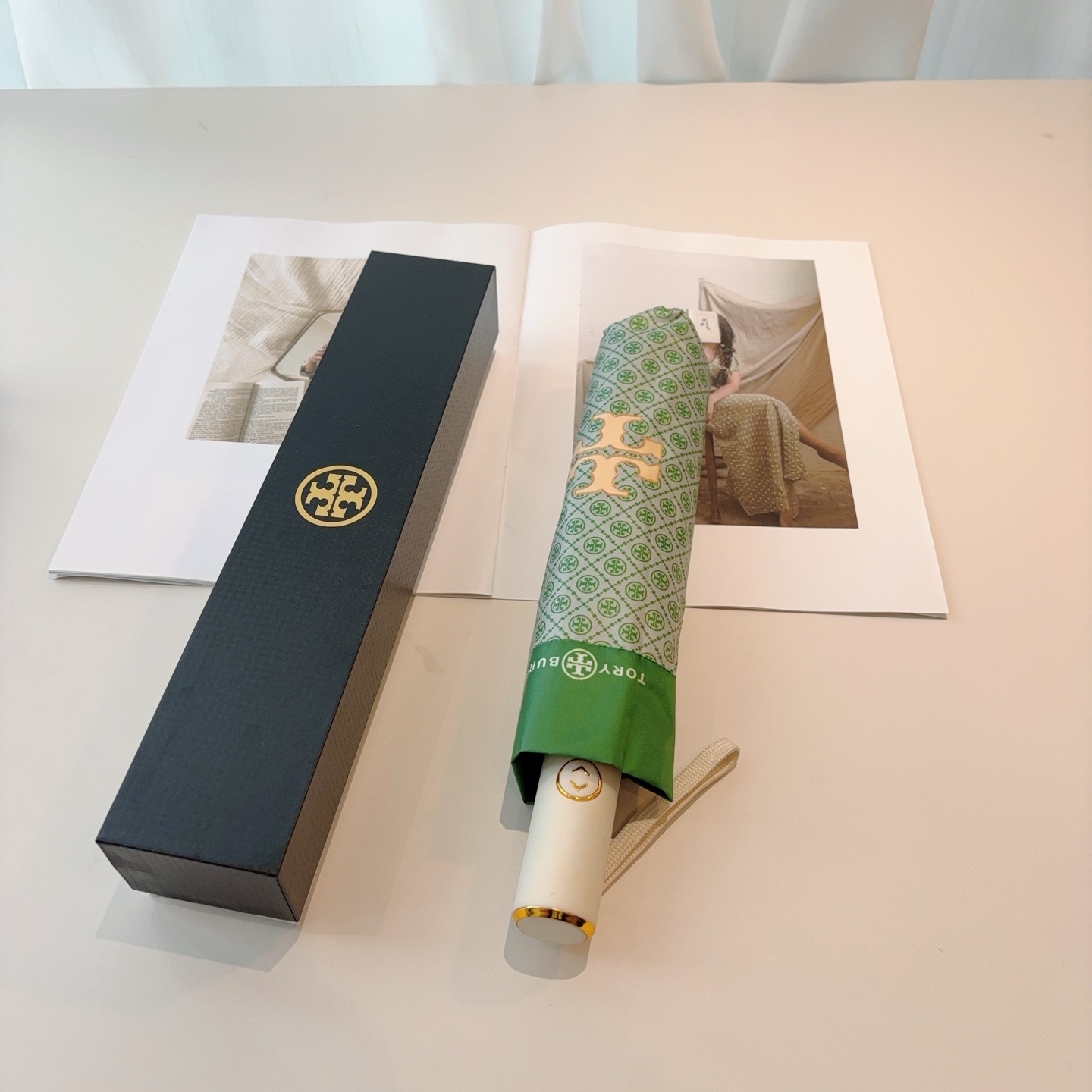  Tory Burch（托里伯奇）三折全自动开收黑胶遮阳防晒 UV晴雨伞 缩骨遮雨伞玫瑰玫瑰独家首发！给