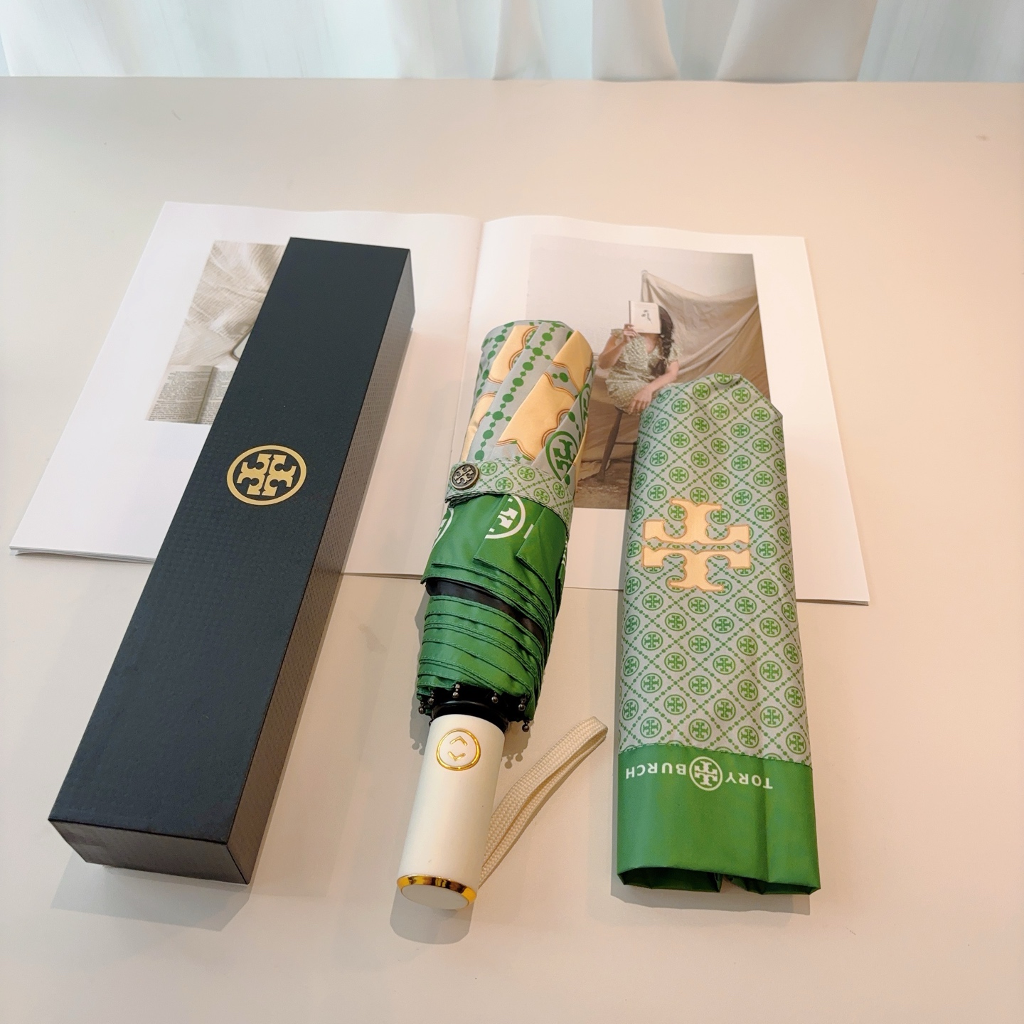  Tory Burch（托里伯奇）三折全自动开收黑胶遮阳防晒 UV晴雨伞 缩骨遮雨伞玫瑰玫瑰独家首发！给