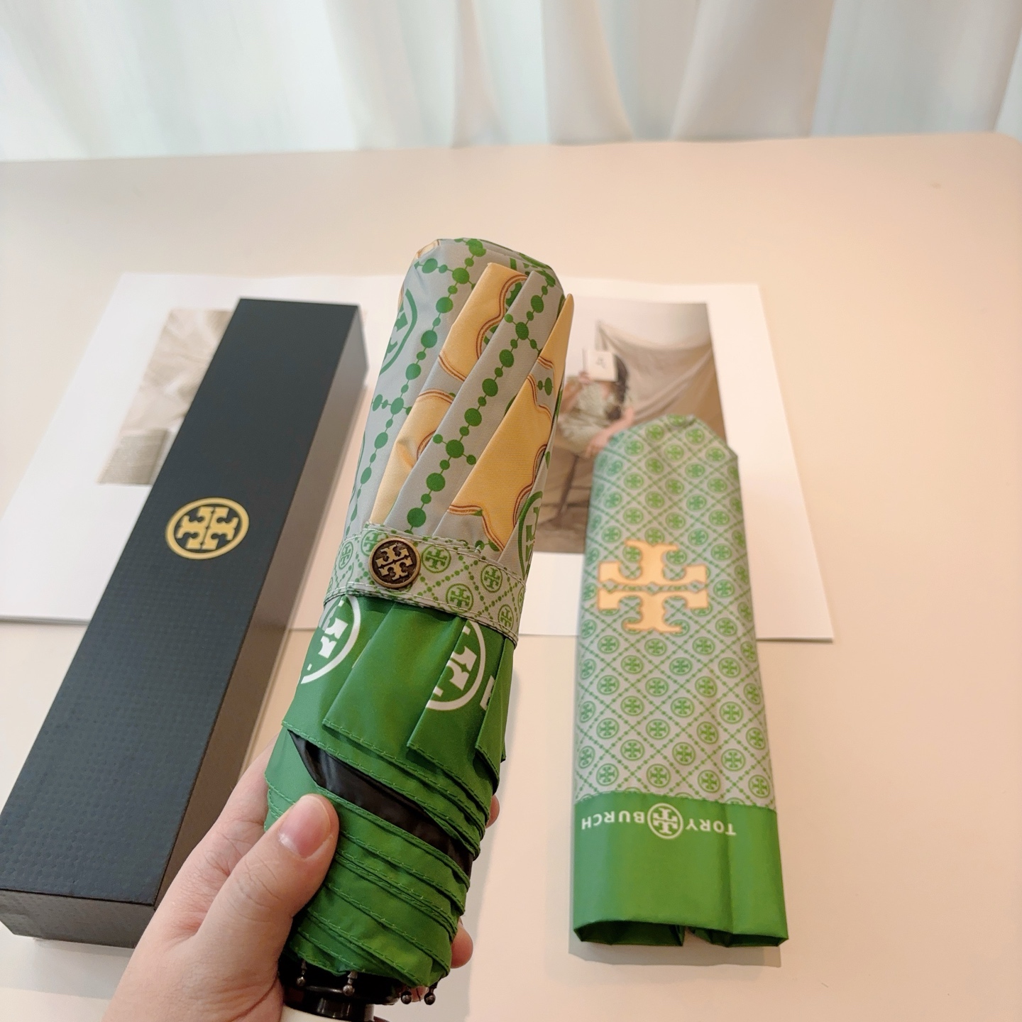  Tory Burch（托里伯奇）三折全自动开收黑胶遮阳防晒 UV晴雨伞 缩骨遮雨伞玫瑰玫瑰独家首发！给