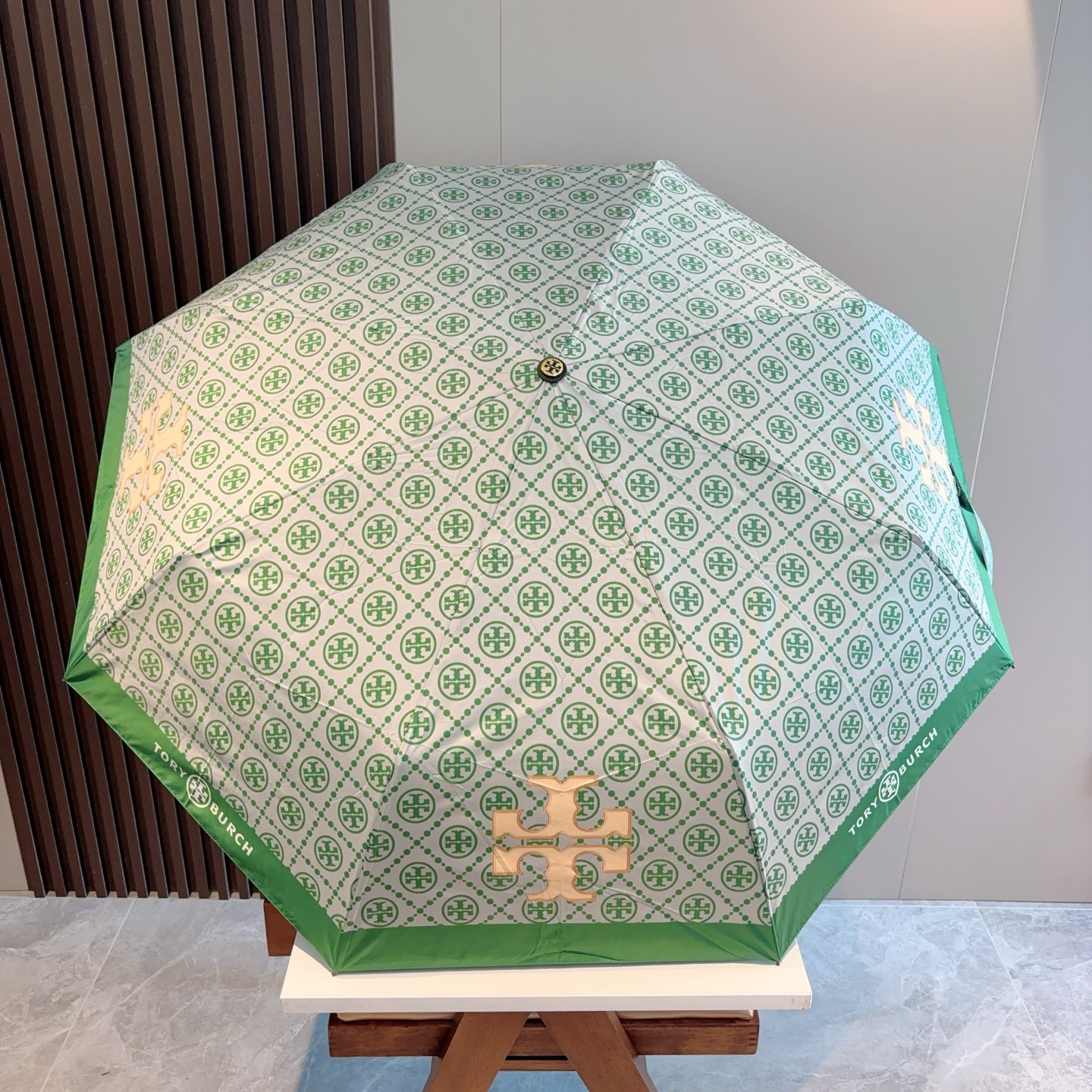  Tory Burch（托里伯奇）三折全自动开收黑胶遮阳防晒 UV晴雨伞 缩骨遮雨伞玫瑰玫瑰独家首发！给