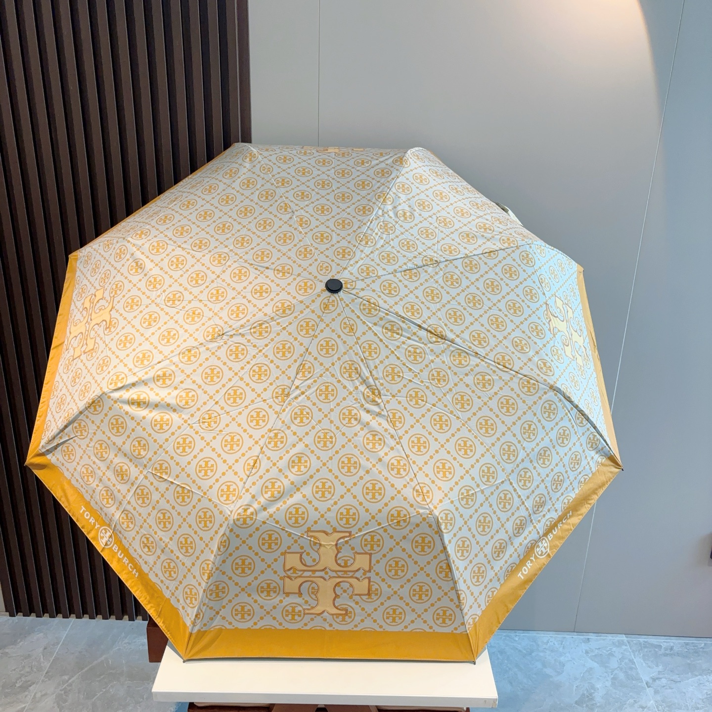  Tory Burch（托里伯奇）三折全自动开收黑胶遮阳防晒 UV晴雨伞 缩骨遮雨伞玫瑰玫瑰独家首发！给
