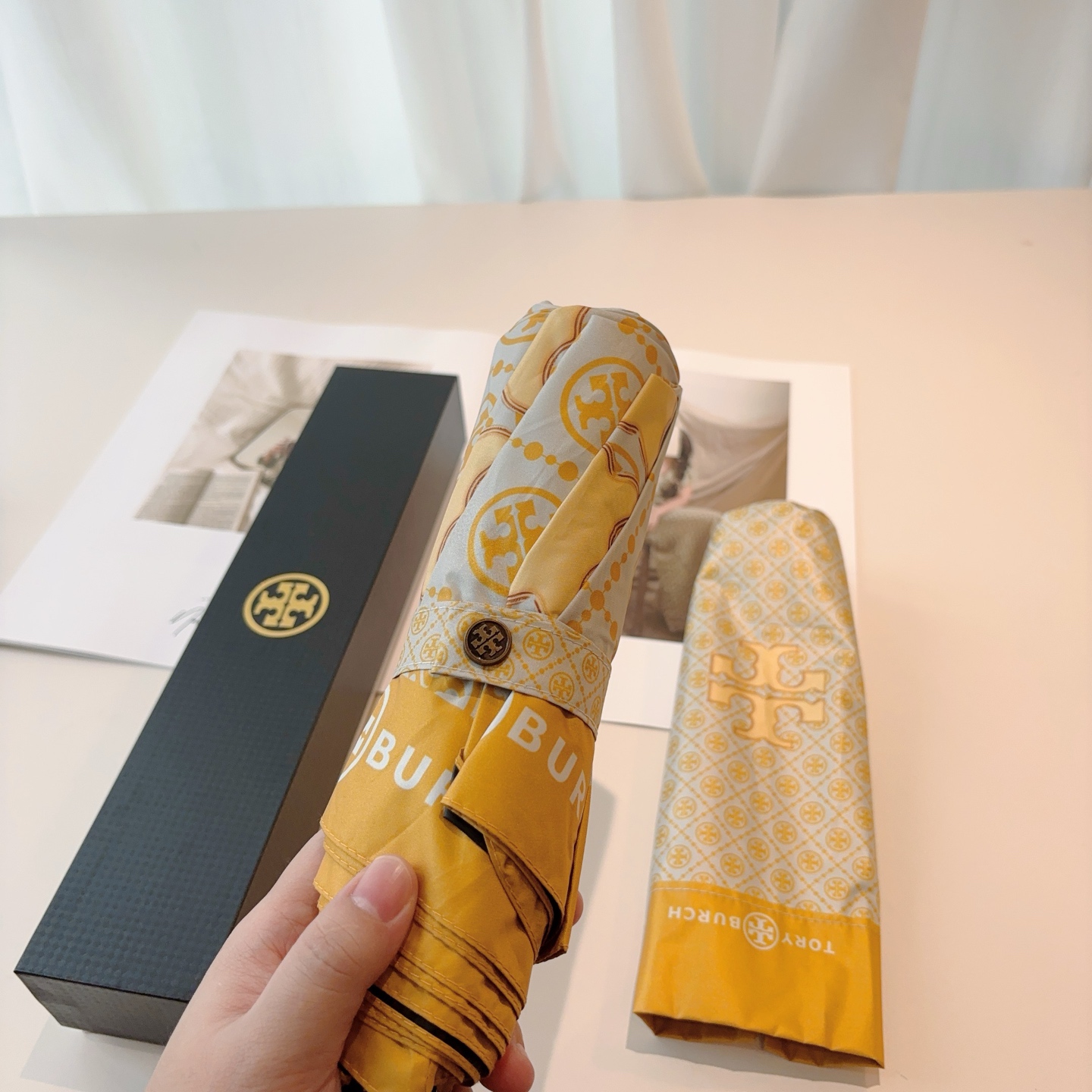  Tory Burch（托里伯奇）三折全自动开收黑胶遮阳防晒 UV晴雨伞 缩骨遮雨伞玫瑰玫瑰独家首发！给
