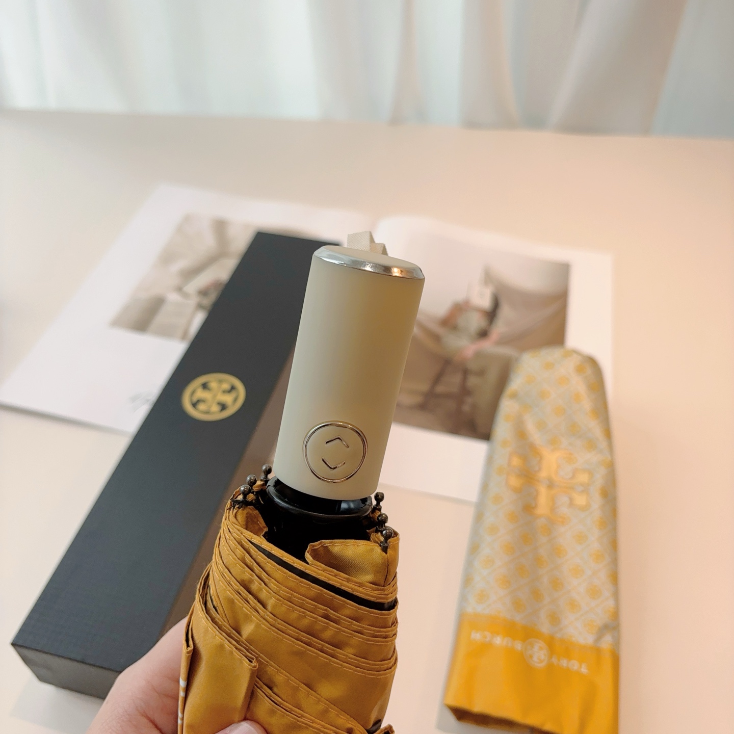  Tory Burch（托里伯奇）三折全自动开收黑胶遮阳防晒 UV晴雨伞 缩骨遮雨伞玫瑰玫瑰独家首发！给