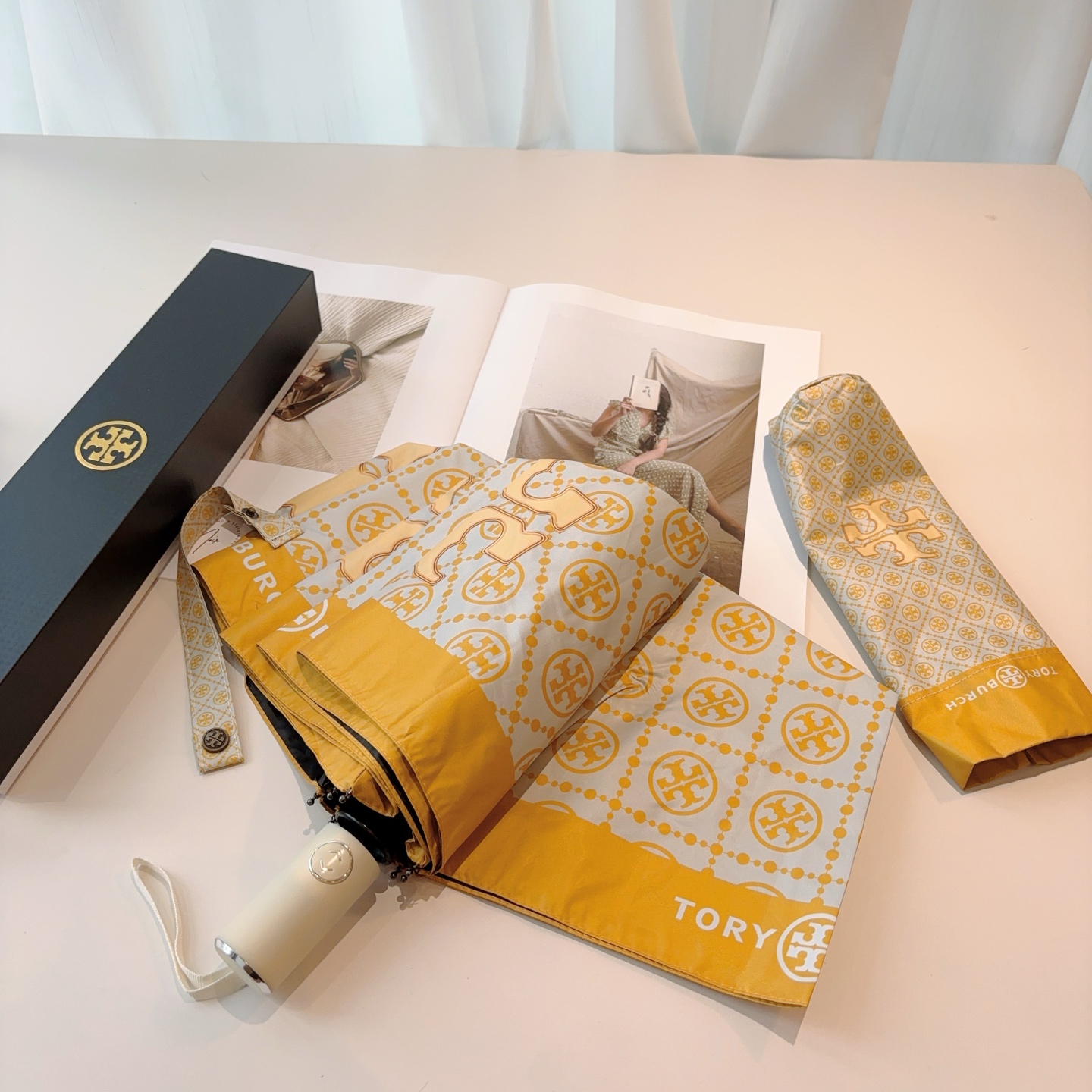  Tory Burch（托里伯奇）三折全自动开收黑胶遮阳防晒 UV晴雨伞 缩骨遮雨伞玫瑰玫瑰独家首发！给