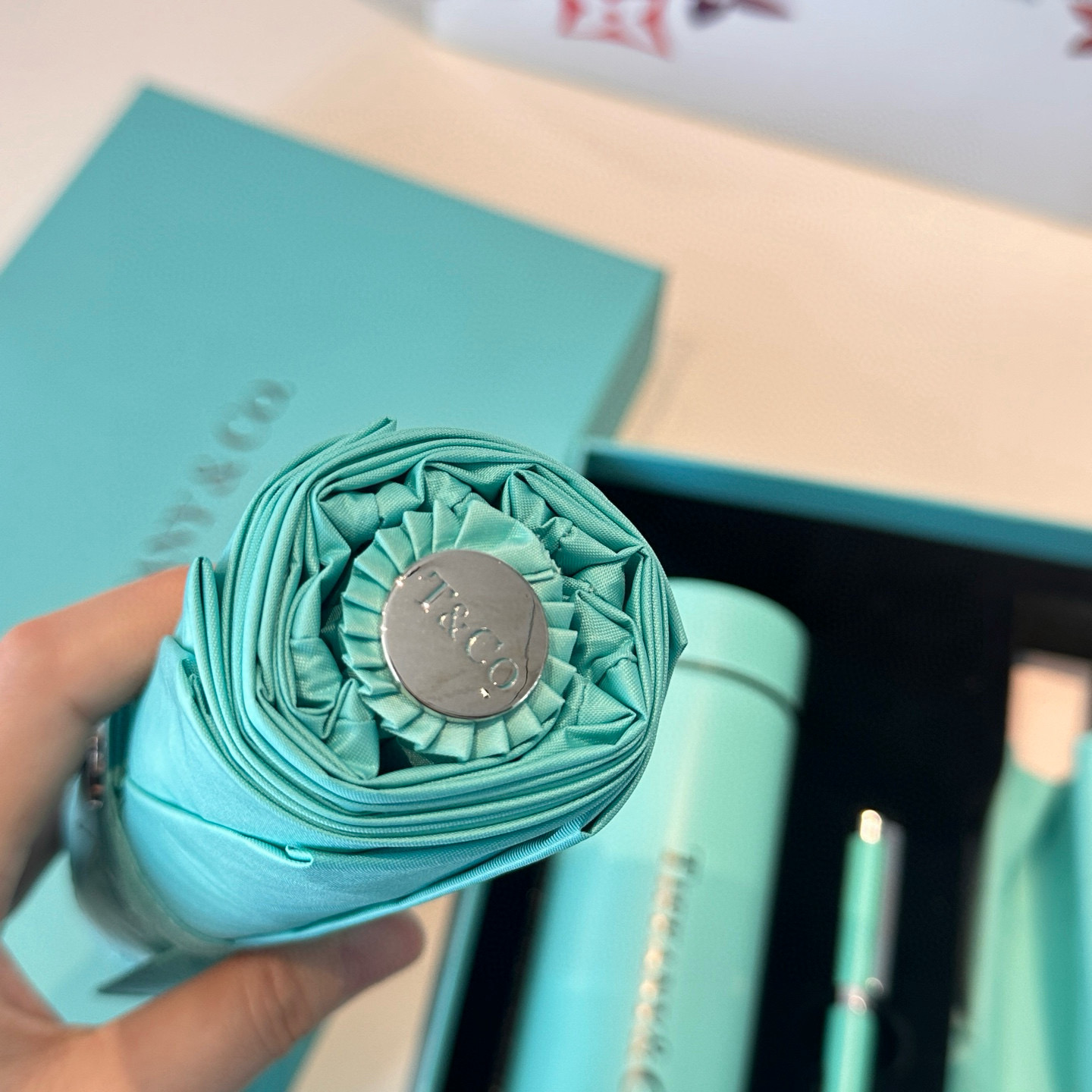  Tiffany蒂芙尼 套装3件套 智能显温保温杯 ➕铜杆手工打造签字笔 ➕超强抗风8骨晴雨伞 高级实用
