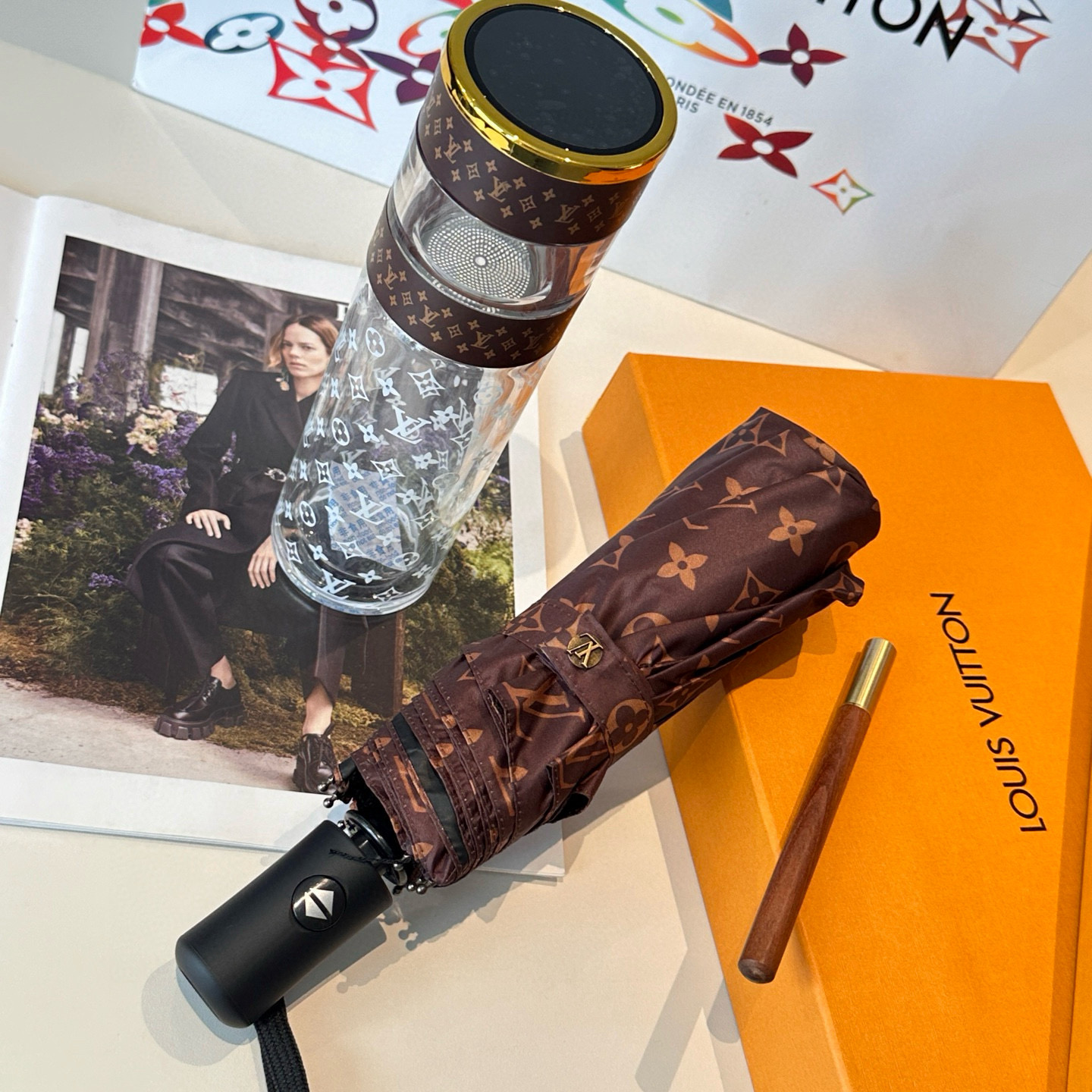  LOUIS VUITTON 路易威登 套装3件套 玻璃杯 ➕圆珠笔➕超强抗风8骨晴雨伞 高级实用的小礼