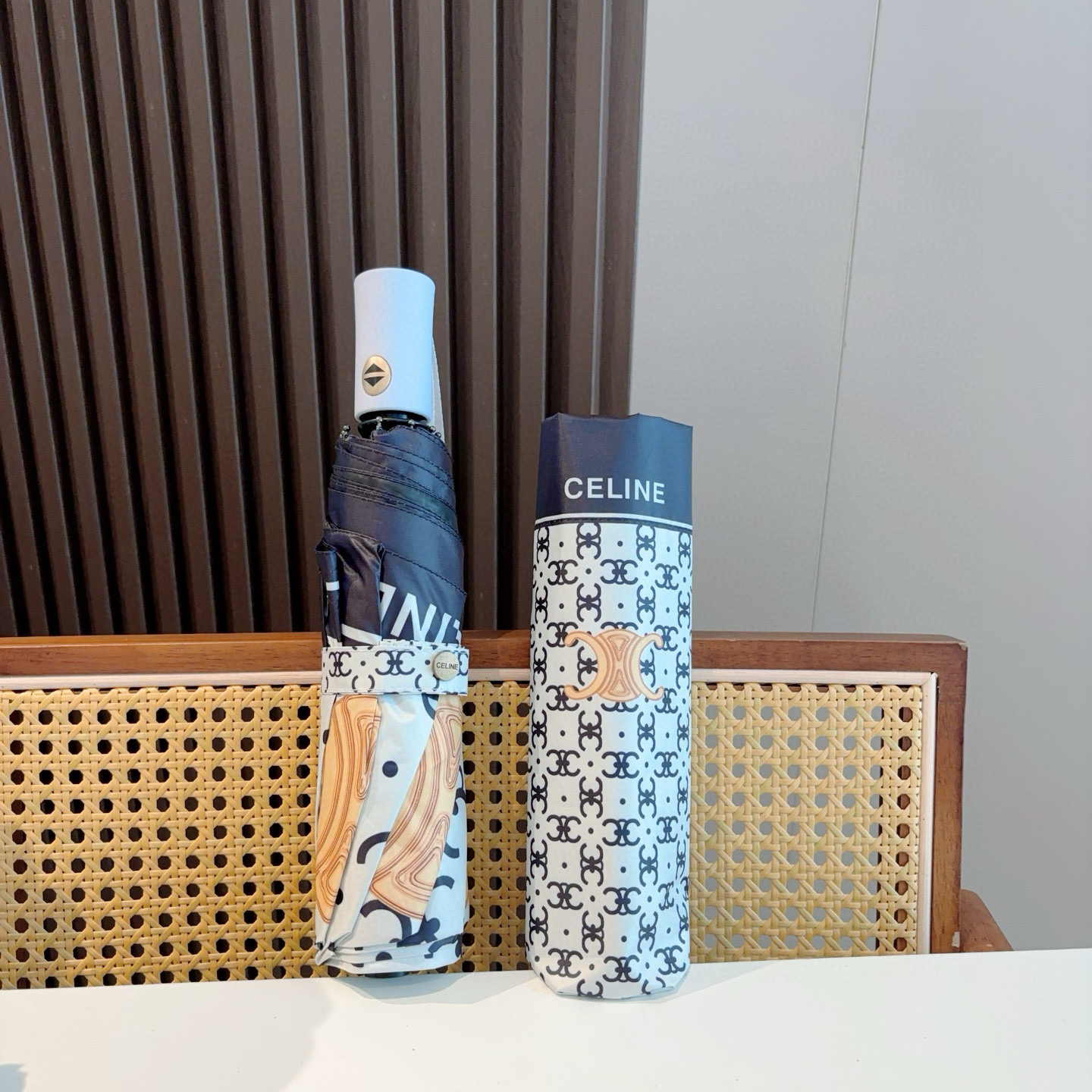  Céline 赛琳 凯旋门新款 三折自动折叠晴雨伞 选用台湾进口UV防紫外线伞布 原单代工级品质 