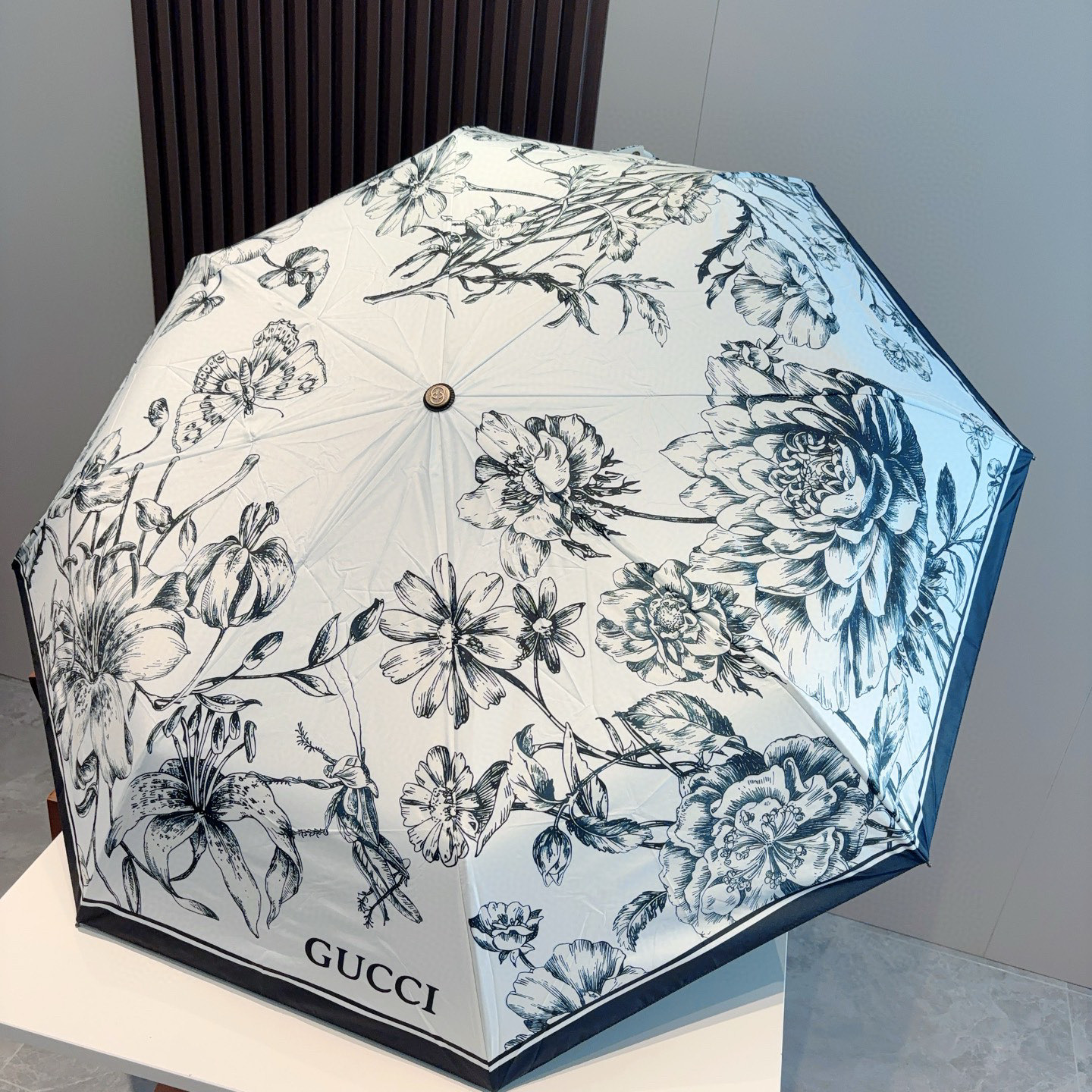  GUCCI（古奇）新款 三折自动折叠晴雨伞 选用台湾进口UV防紫外线伞布 原单代工级品质  🌹