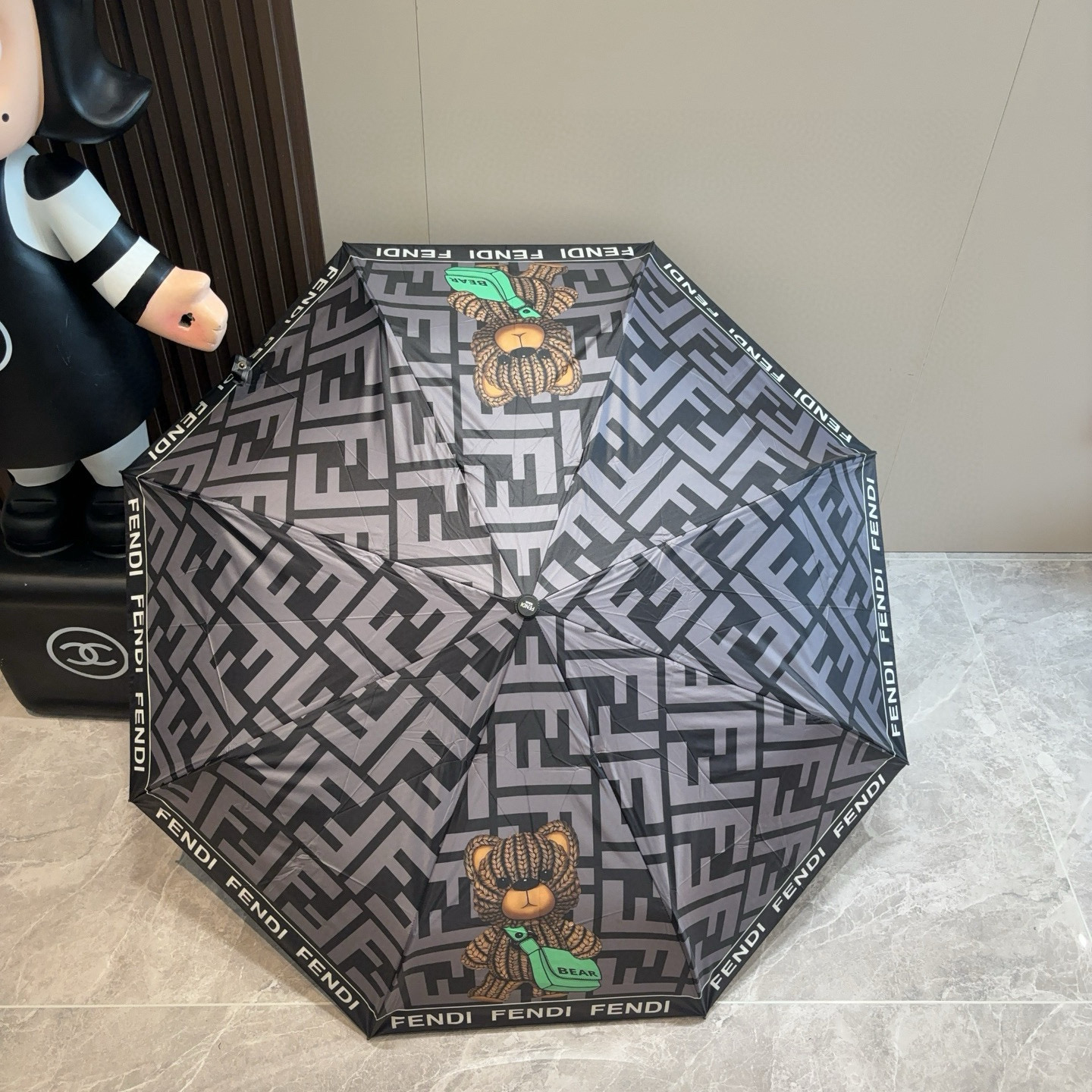  FENDI（芬迪）三折自动折叠晴雨伞 年度最新火爆单品  原单代工级品质 第一代210T碰击布防嗮拒水
