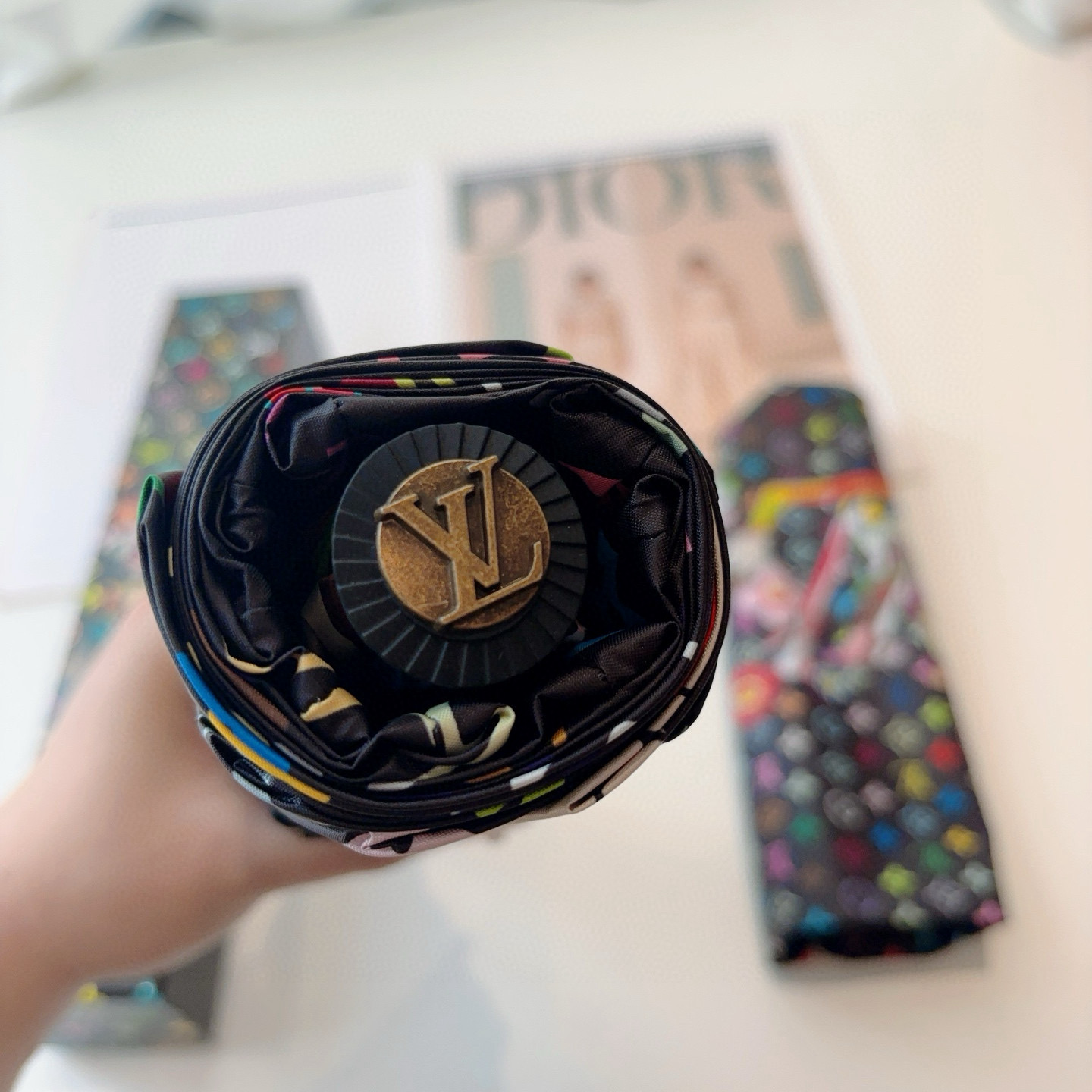  LOUIS VUITTON（路易威登）新款 热气球五折伞 热卖款 时尚指数爆表 不论晴天雨天使用都相得