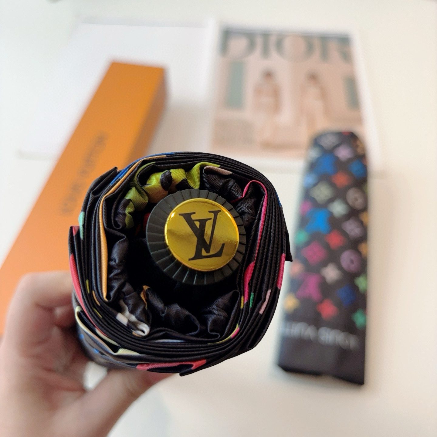  LOUIS VUITTON （路易威登）三折自动折叠晴雨伞 新涂层技术深色伞面 拥有令人惊喜的遮光效果