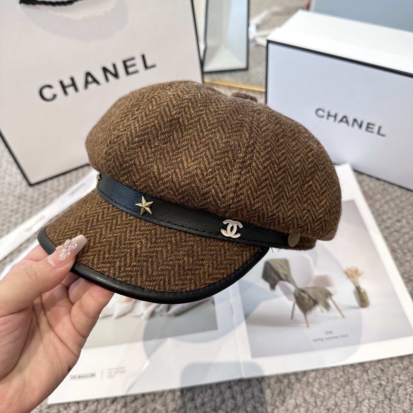 CHANEL 香奈儿 新款铆钉五角星⭐️八角帽 ，高版本原单品质 简约经典logo，质感超级赞👍，精致大