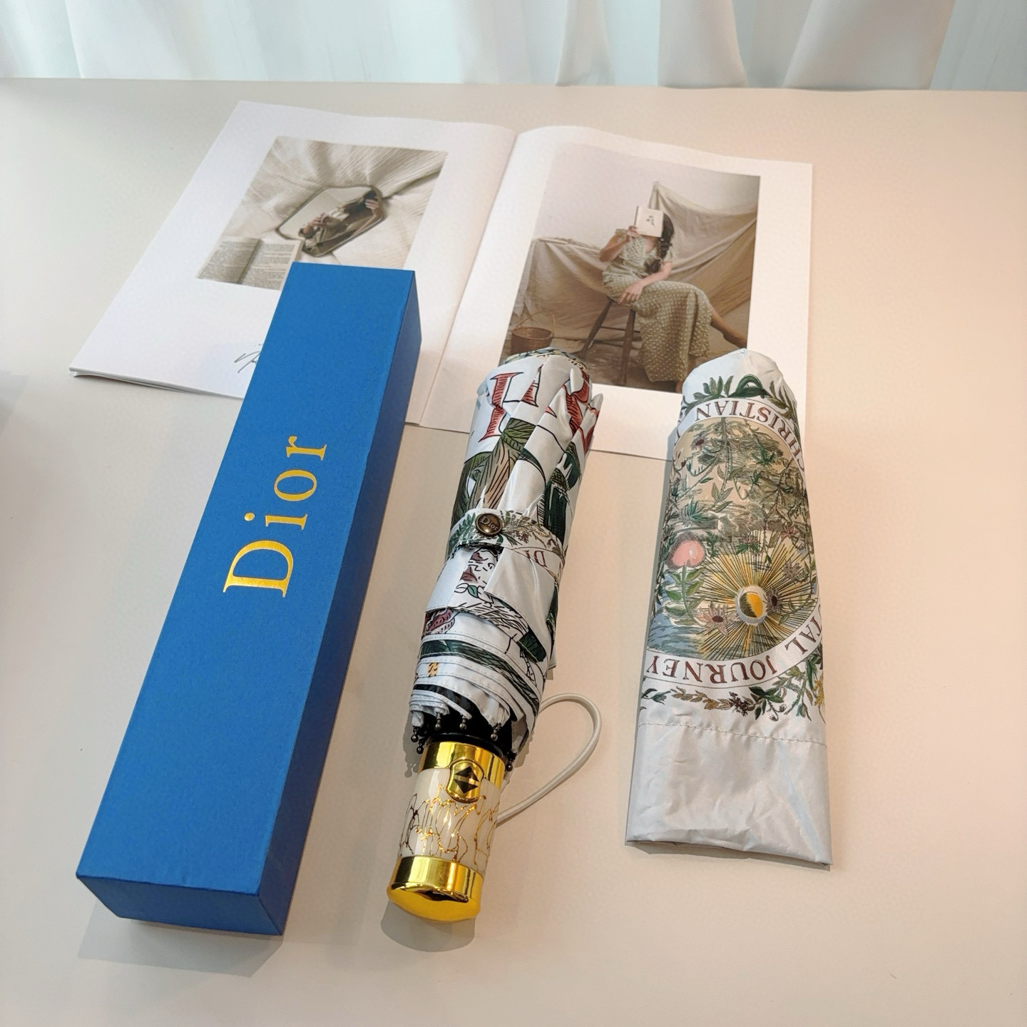  DIOR（迪奥）三折自动折叠晴雨伞  时尚原单代工品质 细节精致 看得见的品质 打破一成不变 色泽纯正