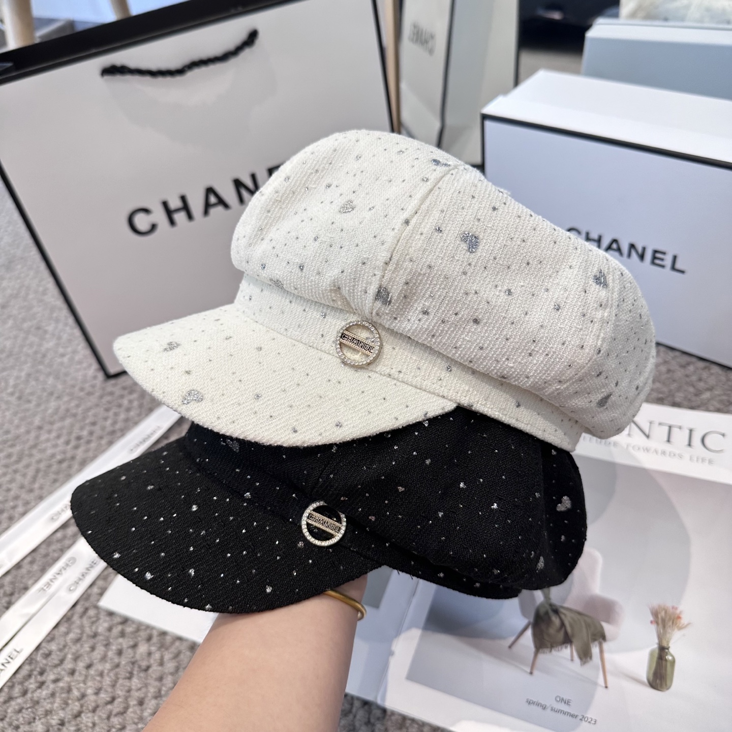  CHANEL 香奈儿 新款八角帽 ，高版本原单品质 简约经典logo，质感超级赞👍，精致大牌范，女神必