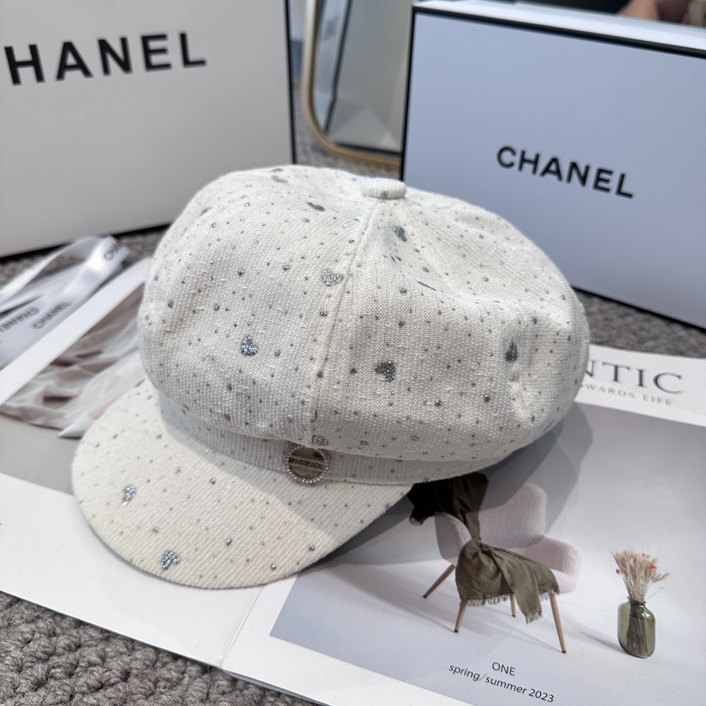  CHANEL 香奈儿 新款八角帽 ，高版本原单品质 简约经典logo，质感超级赞👍，精致大牌范，女神必