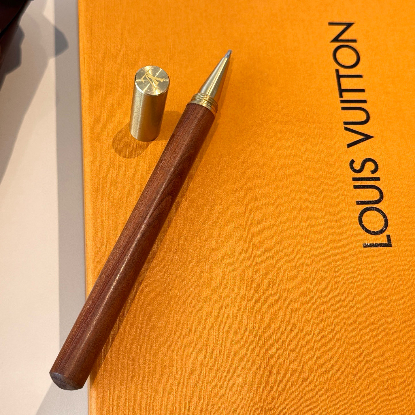  LOUIS VUITTON 路易威登 套装3件套 玻璃杯 ➕圆珠笔➕超强抗风8骨晴雨伞 高级实用的小礼