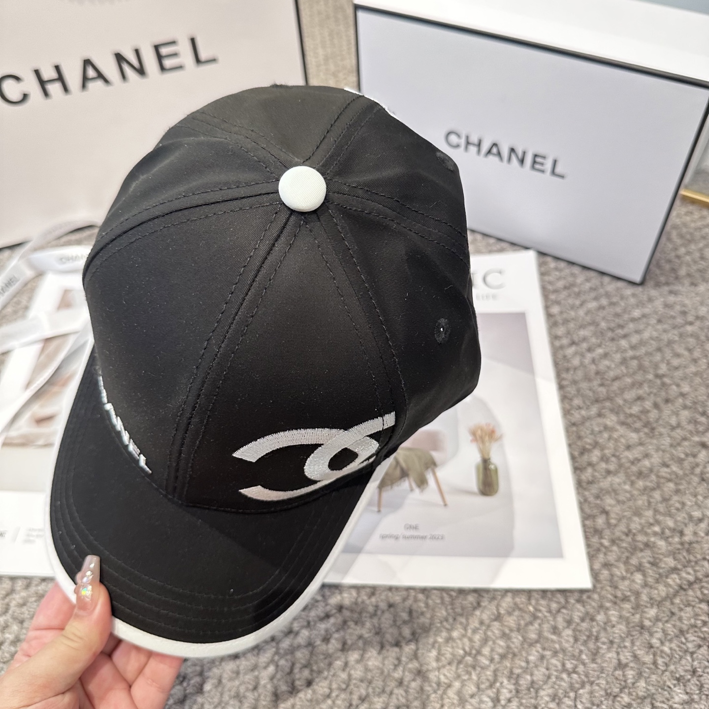   CHANEL香奈儿 新款简约刺绣logo棒球帽，新款出货，大牌款超好搭配，赶紧入手！4色