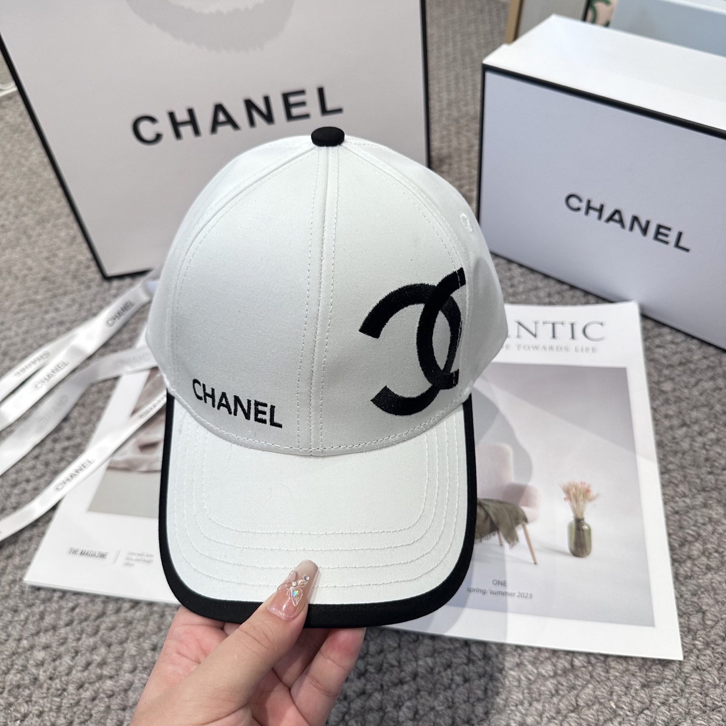   CHANEL香奈儿 新款简约刺绣logo棒球帽，新款出货，大牌款超好搭配，赶紧入手！4色