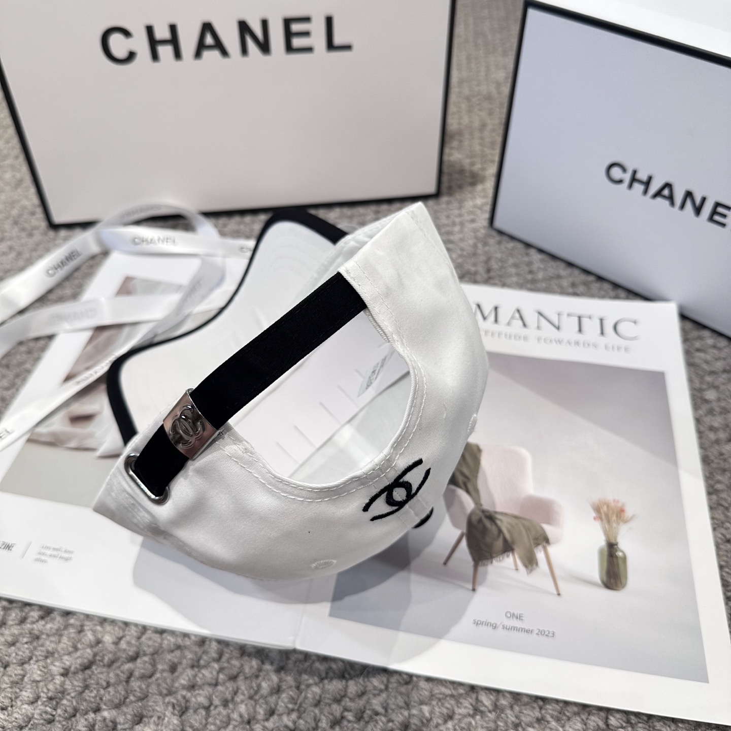   CHANEL香奈儿 新款简约刺绣logo棒球帽，新款出货，大牌款超好搭配，赶紧入手！4色