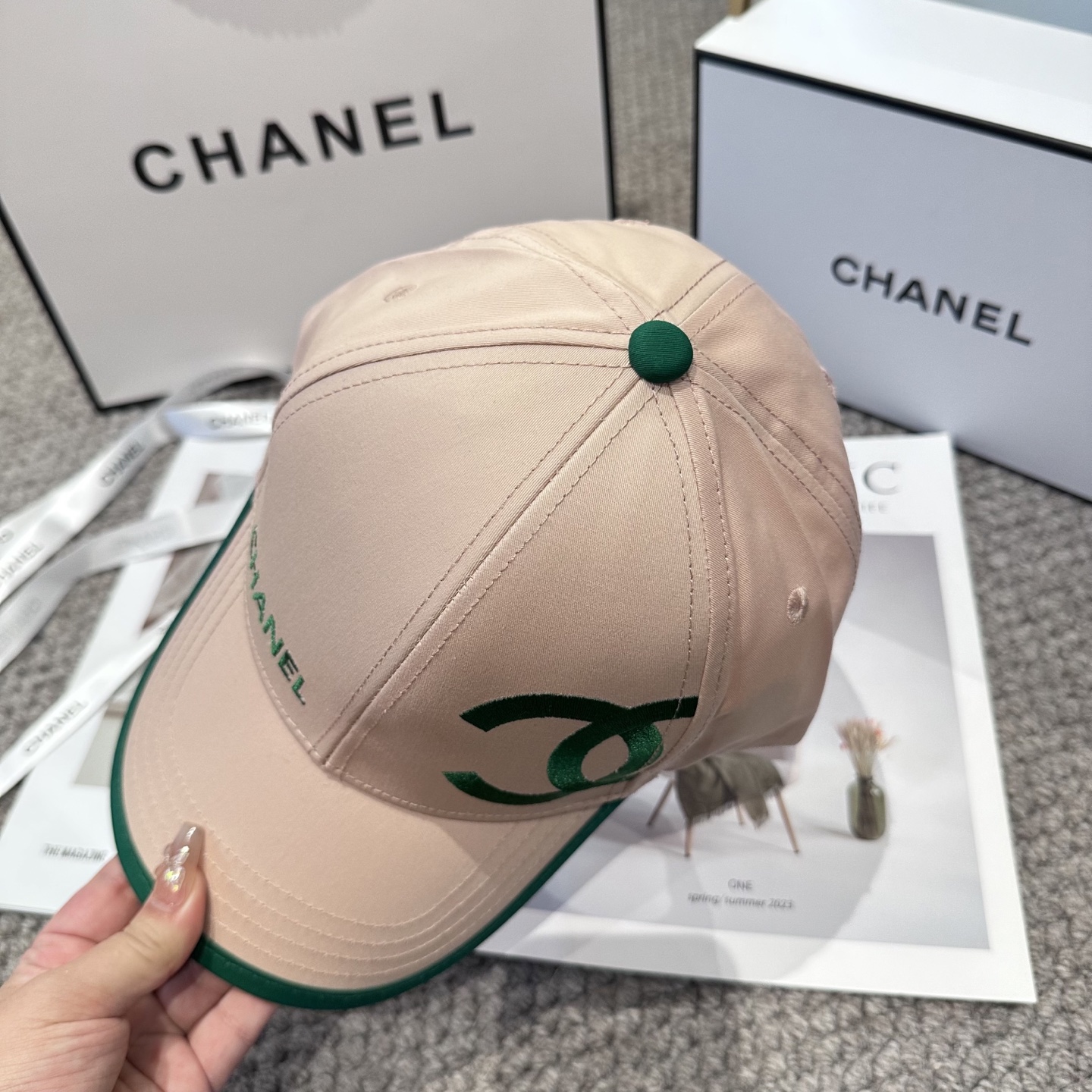   CHANEL香奈儿 新款简约刺绣logo棒球帽，新款出货，大牌款超好搭配，赶紧入手！4色