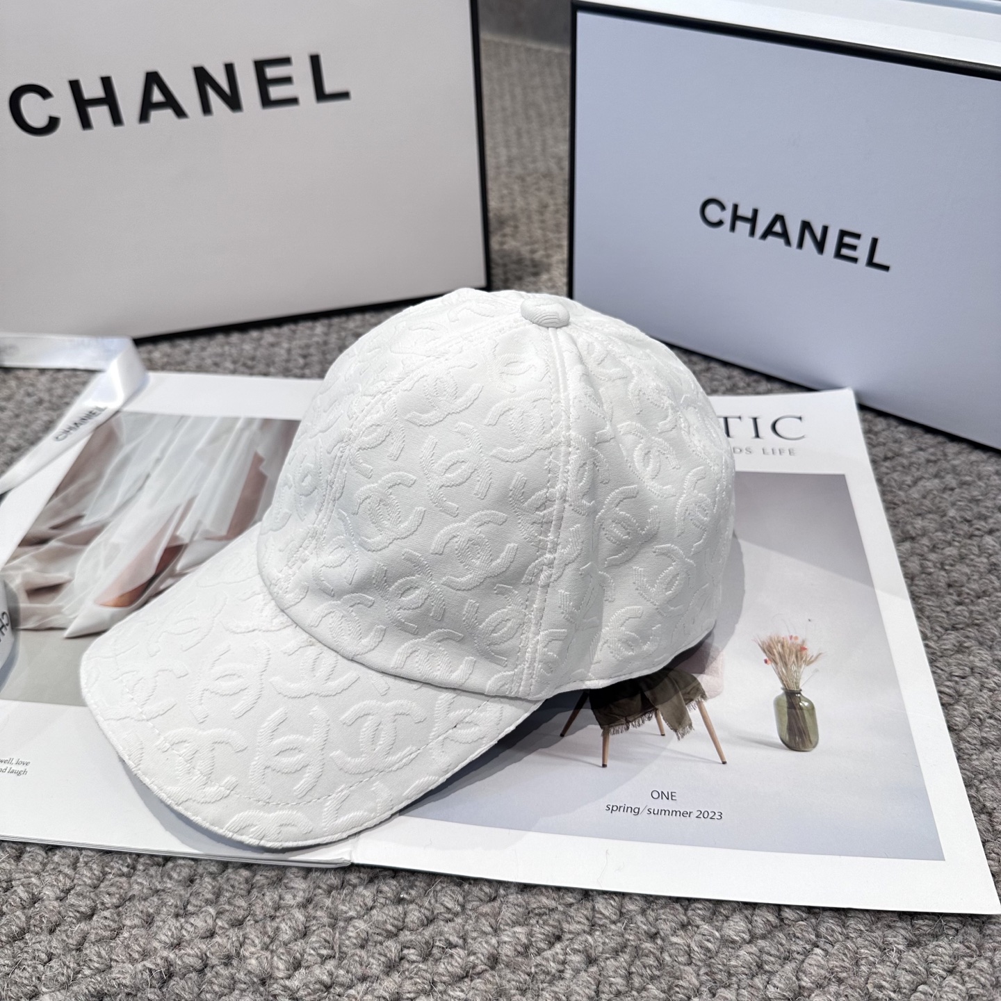 【CHANEL香奈儿】新款高级感唯美纹路小香风鸭舌帽 ，遮阳又超好搭配，出街单品 高货版本原单品质👄