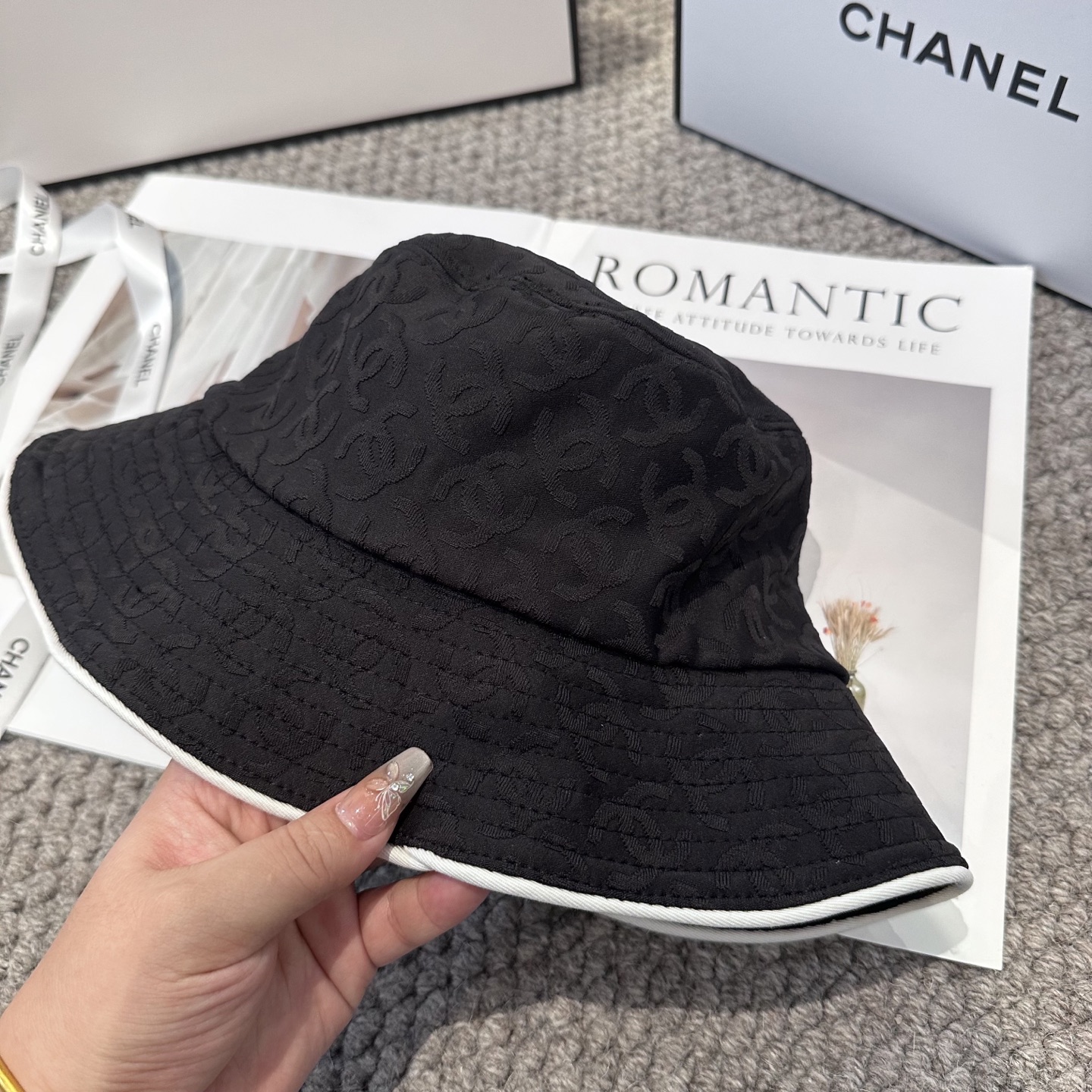 【CHANEL香奈儿】新款高级感唯美小香风渔夫帽，遮阳又超好搭配，出街单品 高货版本原单品质👄