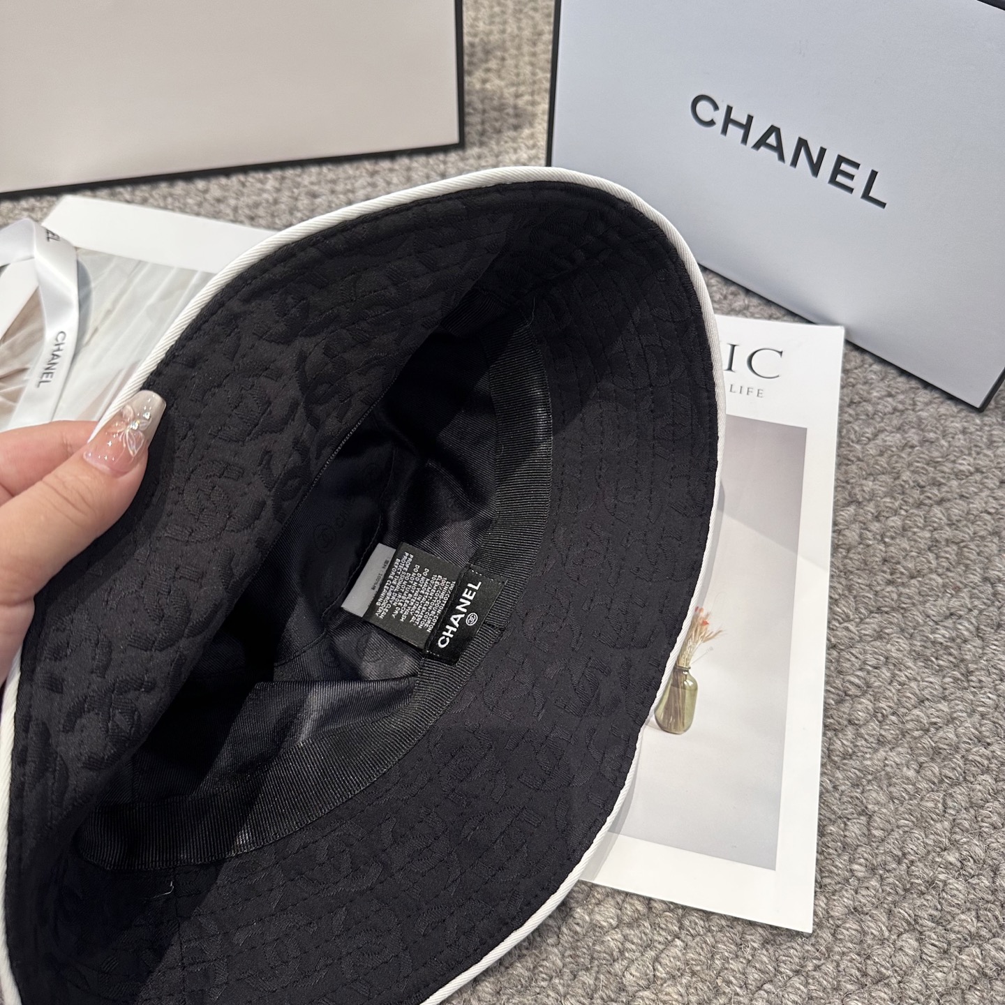 【CHANEL香奈儿】新款高级感唯美小香风渔夫帽，遮阳又超好搭配，出街单品 高货版本原单品质👄
