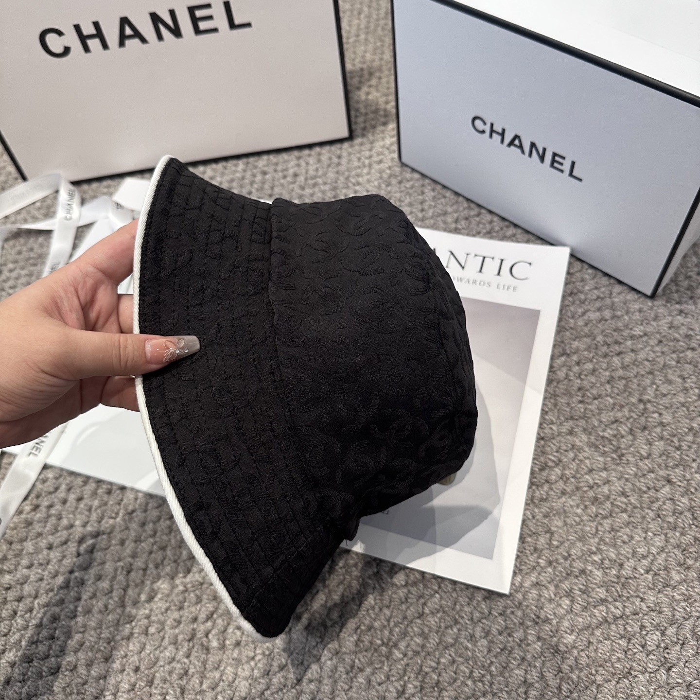 【CHANEL香奈儿】新款高级感唯美小香风渔夫帽，遮阳又超好搭配，出街单品 高货版本原单品质👄