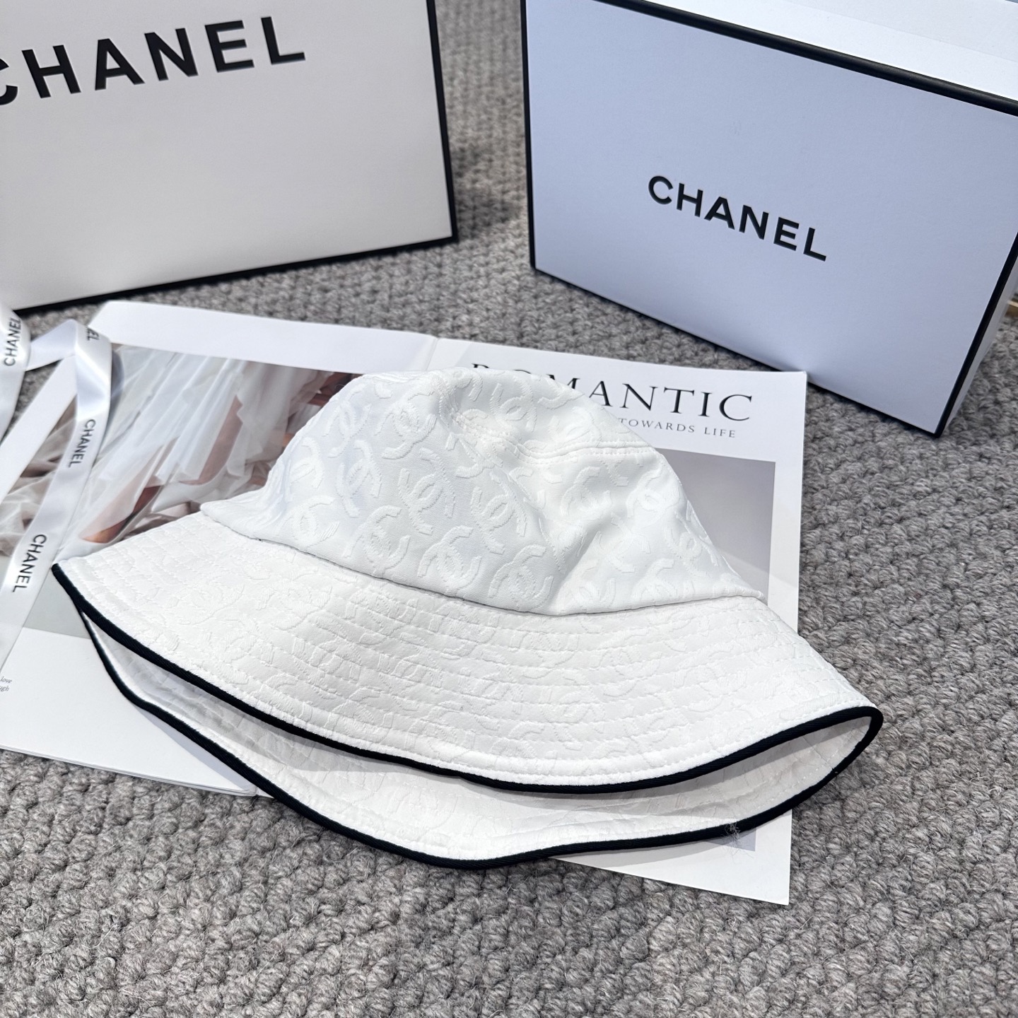 【CHANEL香奈儿】新款高级感唯美小香风渔夫帽，遮阳又超好搭配，出街单品 高货版本原单品质👄