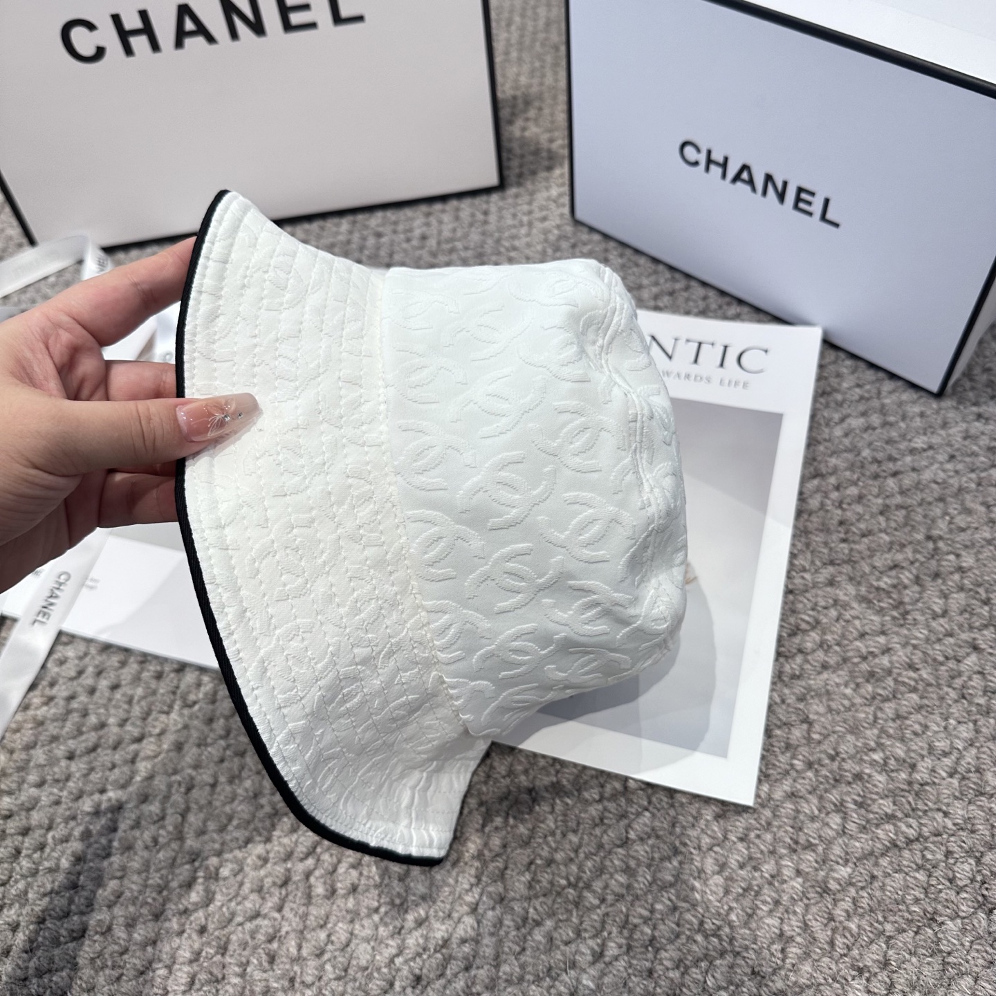 【CHANEL香奈儿】新款高级感唯美小香风渔夫帽，遮阳又超好搭配，出街单品 高货版本原单品质👄