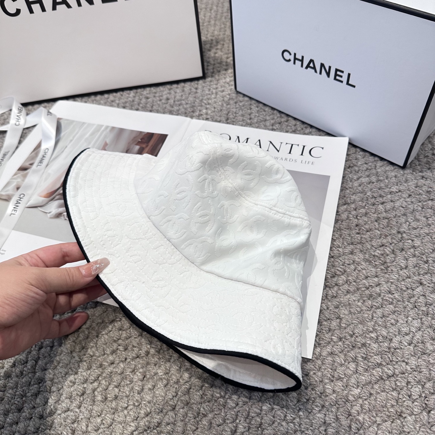 【CHANEL香奈儿】新款高级感唯美小香风渔夫帽，遮阳又超好搭配，出街单品 高货版本原单品质👄