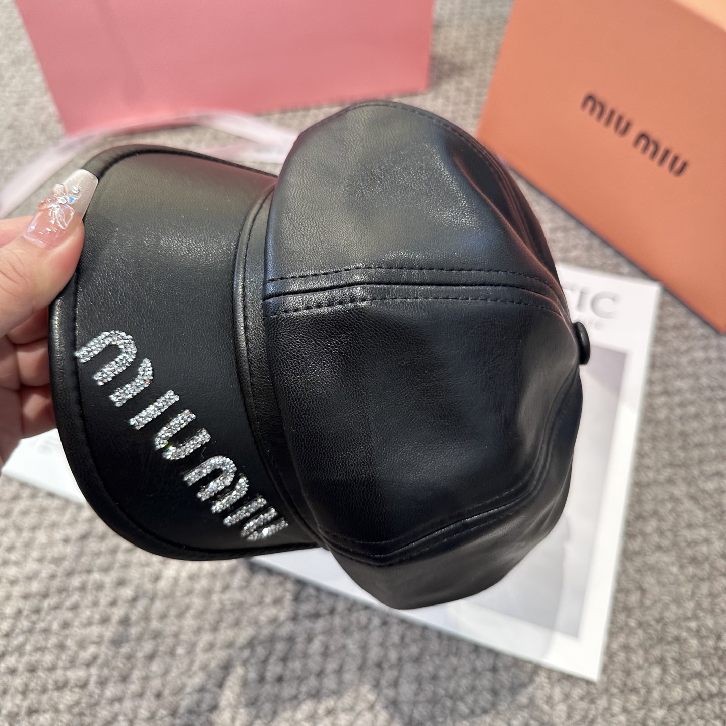  miumiu缪缪  新款贝雷帽女秋冬百搭辣妹个性显脸小 不挑人的帽型 