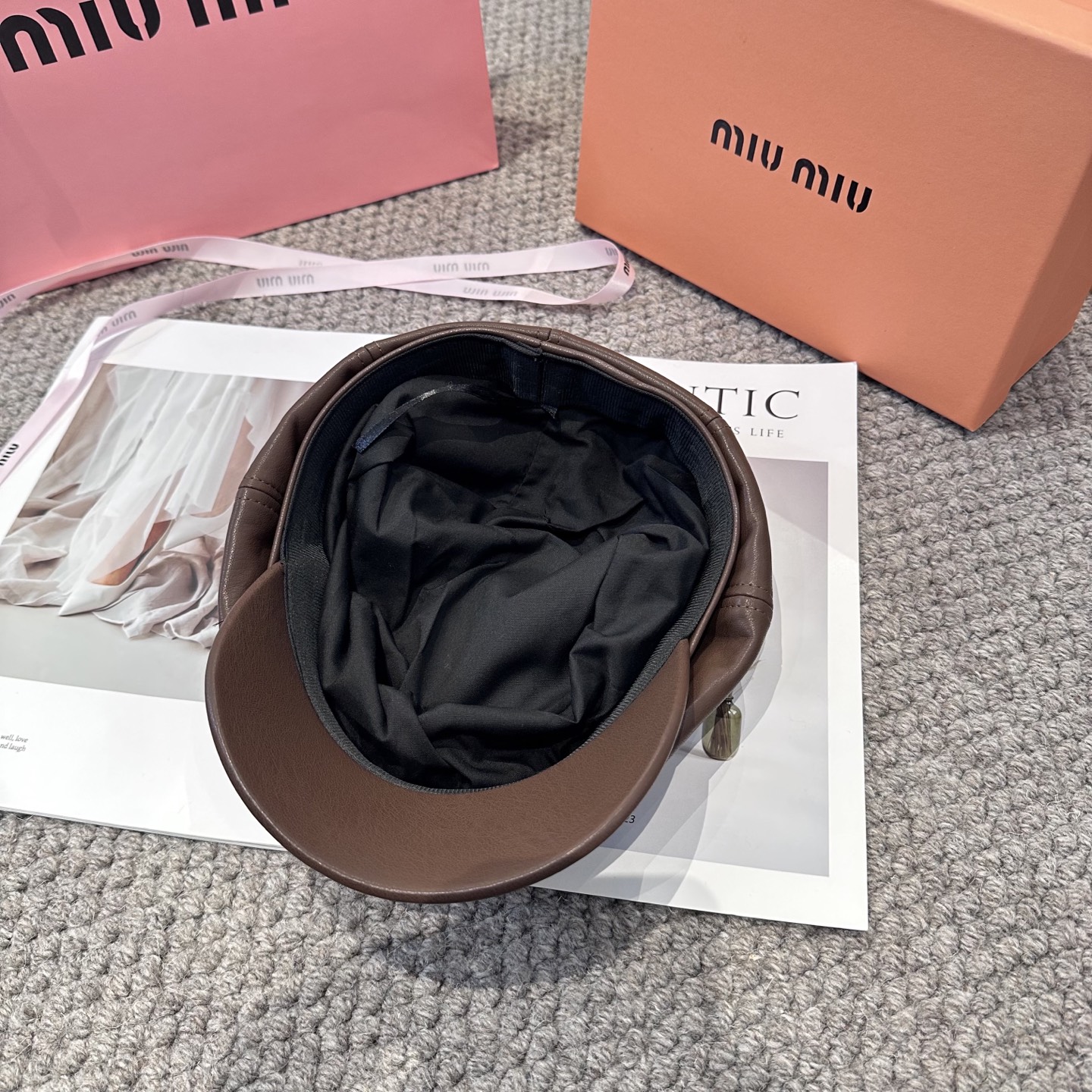  miumiu缪缪 新款贝雷帽女秋冬百搭辣妹个性显脸小 不挑人的帽型 