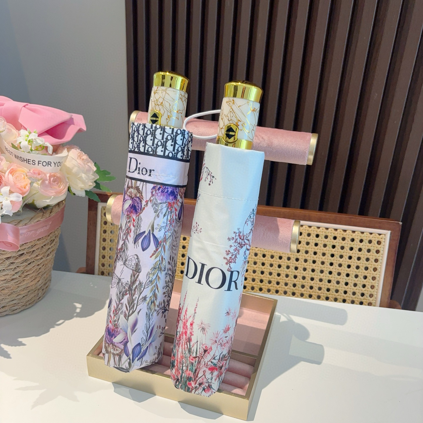  DIOR（迪奥）花穗 三折自动折叠晴雨伞  时尚原单代工品质 细节精致 看得见的品质 打破一成不变 色