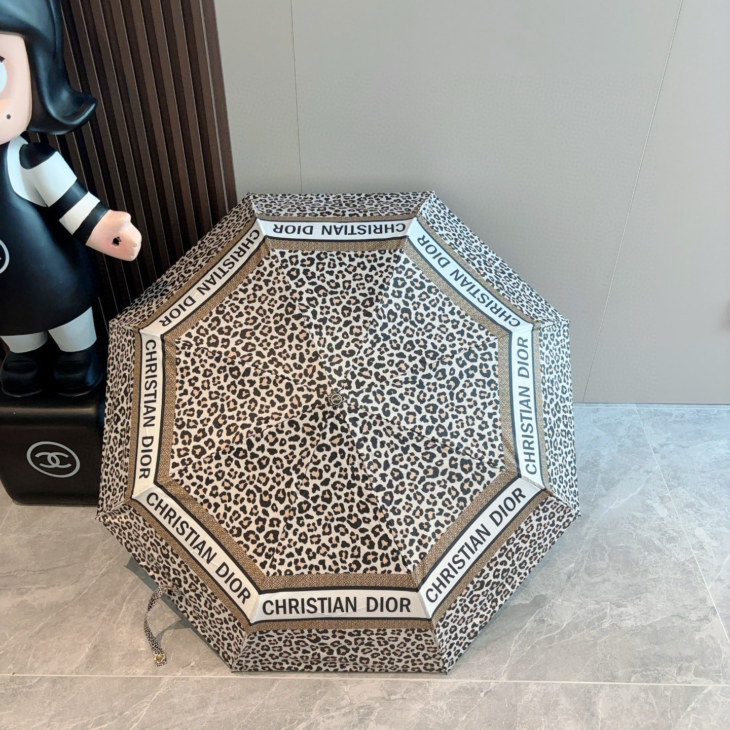  DIOR（迪奥）三折自动折叠晴雨伞  时尚原单代工品质 细节精致 看得见的品质 打破一成不变 色泽纯正
