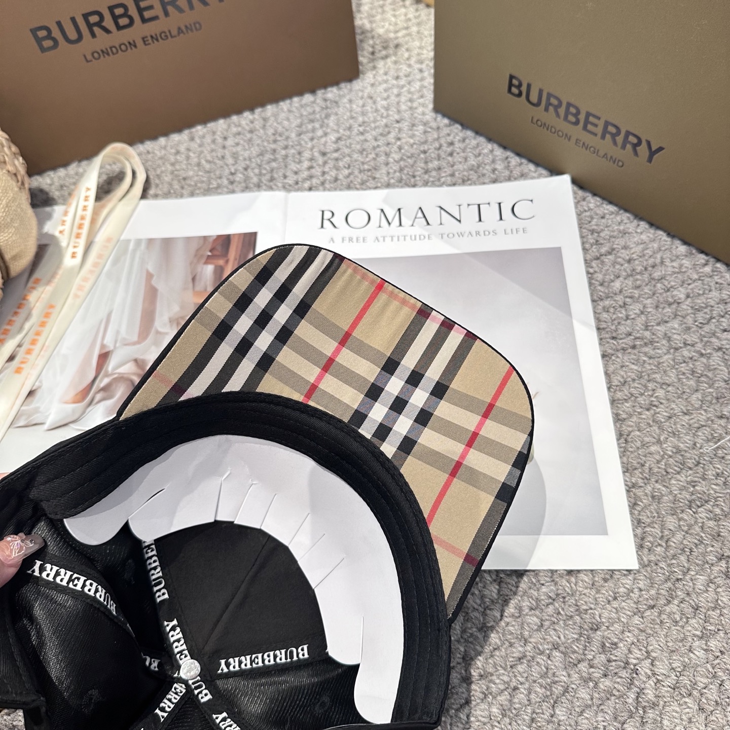  Burberry（巴宝莉）原单战马棒球帽  专柜热卖款 完美版型，原厂品质，男女款通用