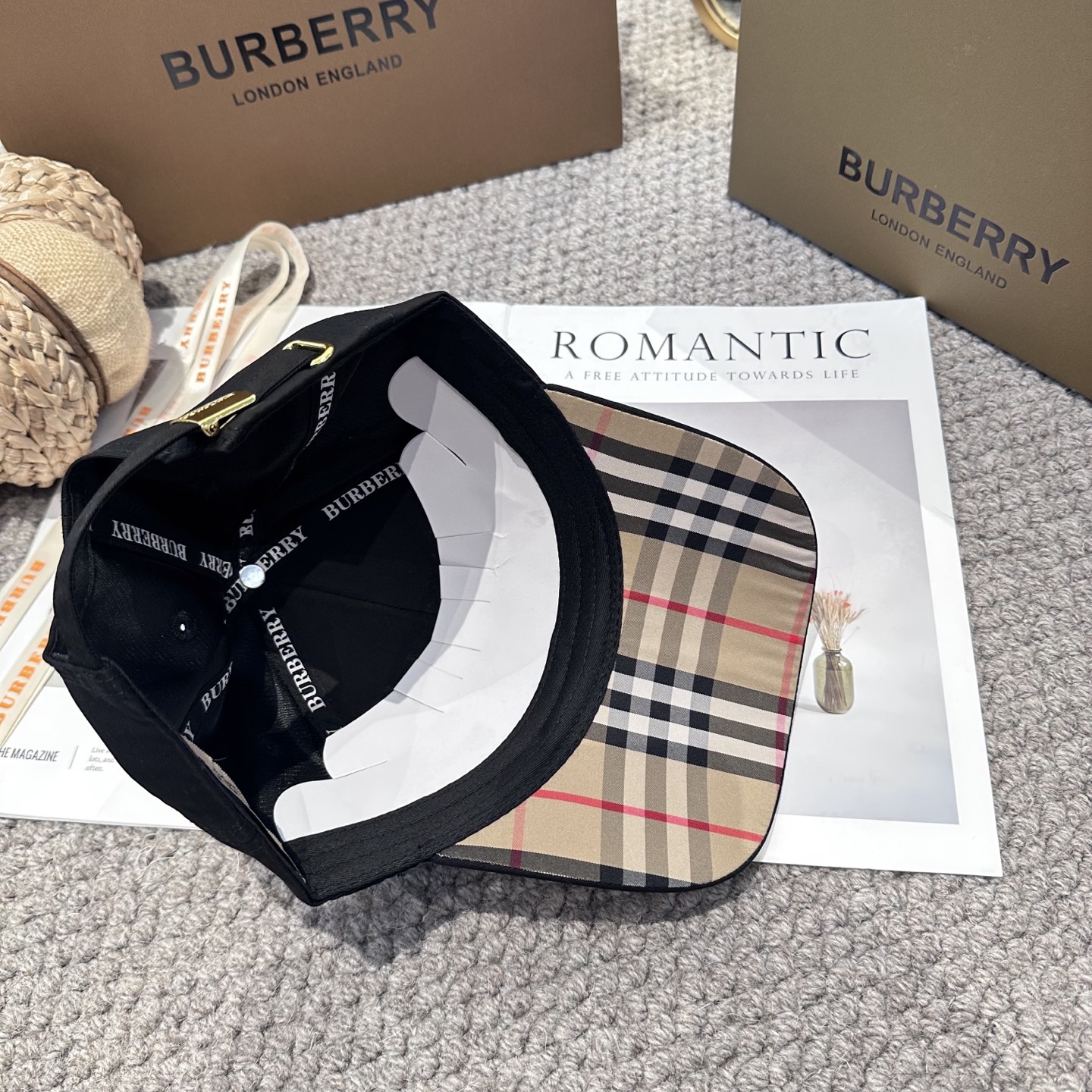  Burberry（巴宝莉）原单战马棒球帽  专柜热卖款 完美版型，原厂品质，男女款通用