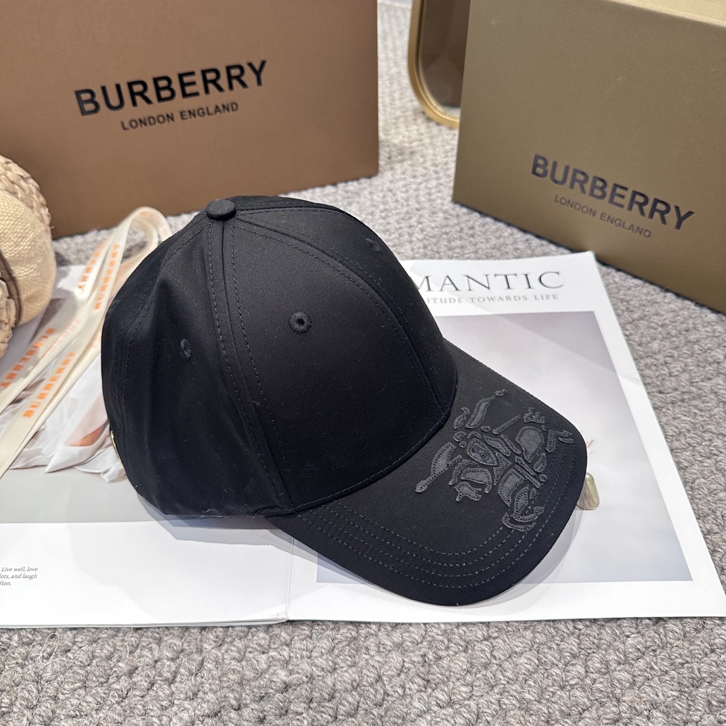  Burberry（巴宝莉）原单战马棒球帽  专柜热卖款 完美版型，原厂品质，男女款通用