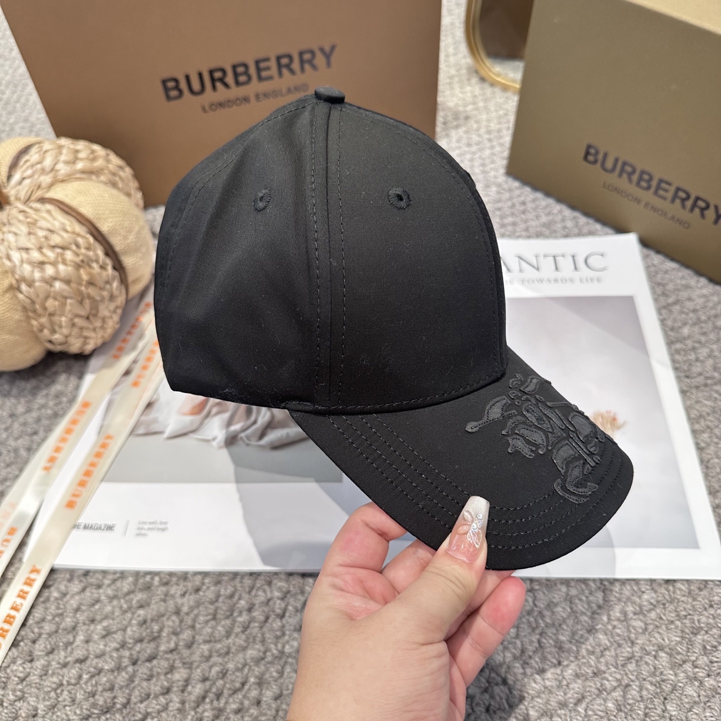  Burberry（巴宝莉）原单战马棒球帽  专柜热卖款 完美版型，原厂品质，男女款通用