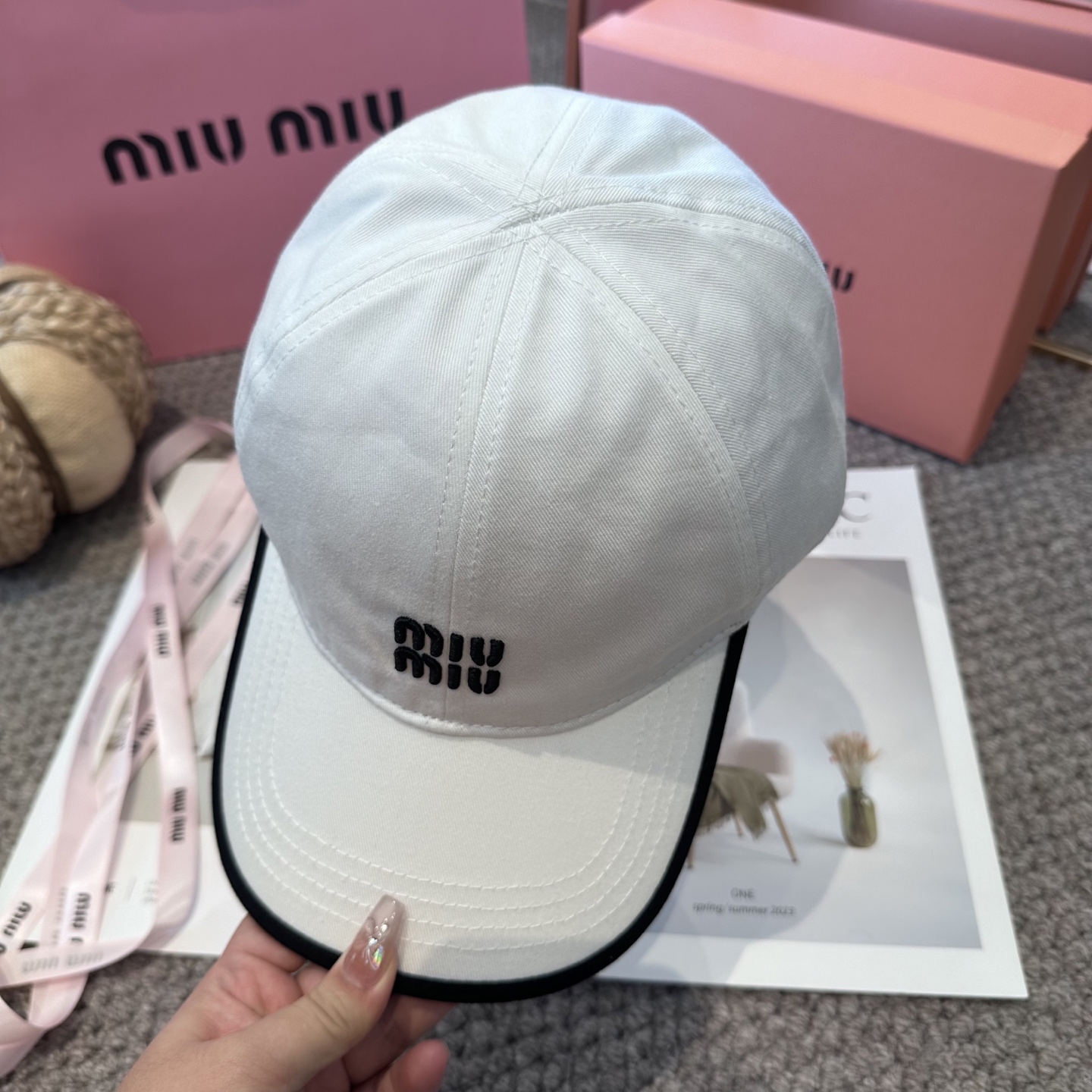   谬谬miumiu 原单 新款棒球帽，正品开模订制，原版做工细致质量超赞！6色