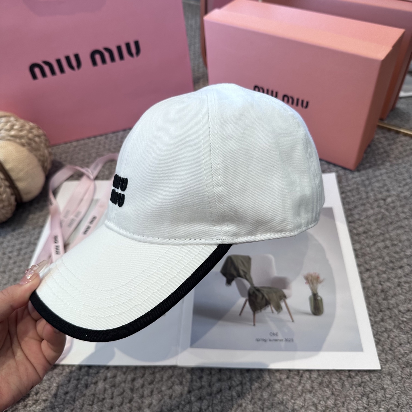   谬谬miumiu 原单 新款棒球帽，正品开模订制，原版做工细致质量超赞！6色