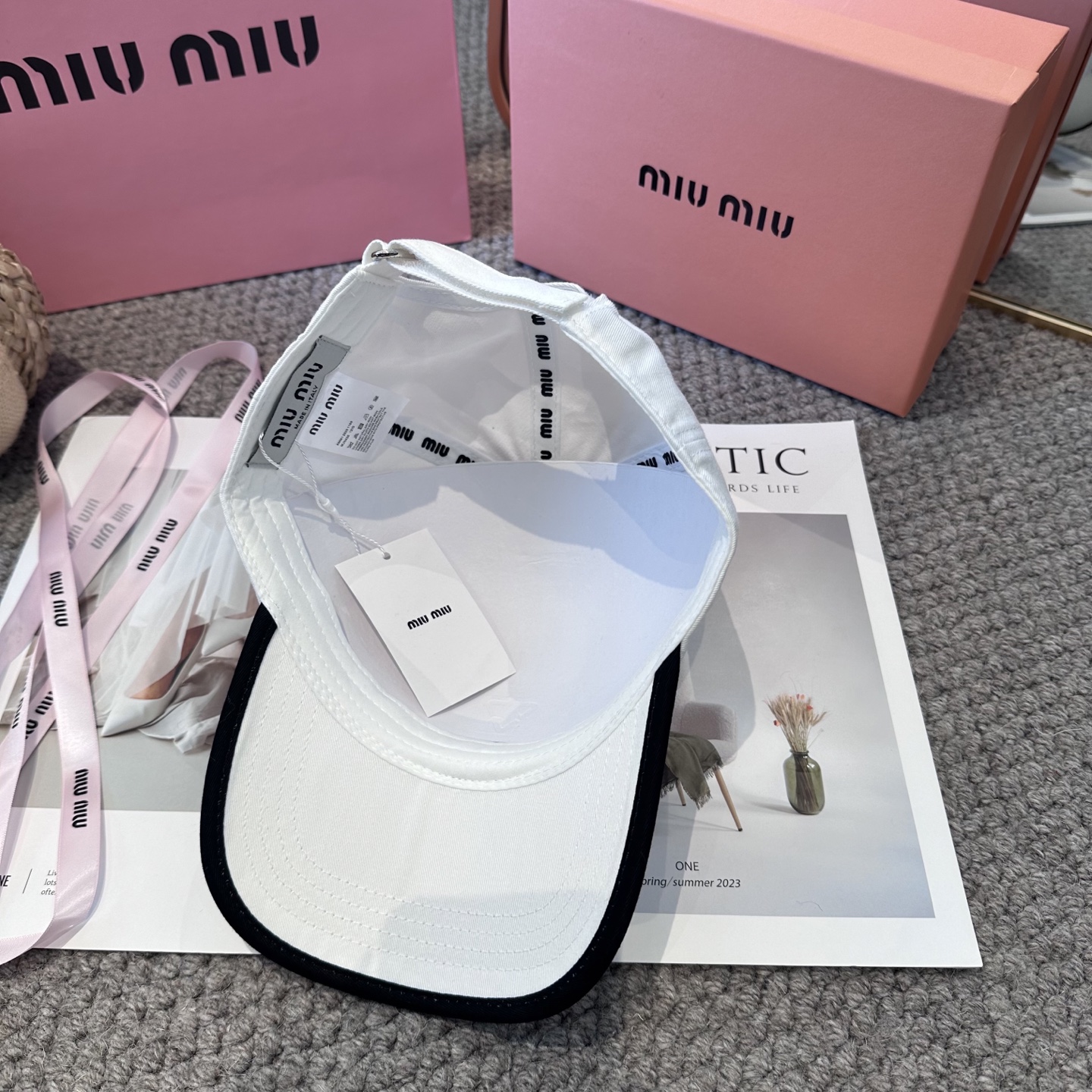   谬谬miumiu 原单 新款棒球帽，正品开模订制，原版做工细致质量超赞！6色