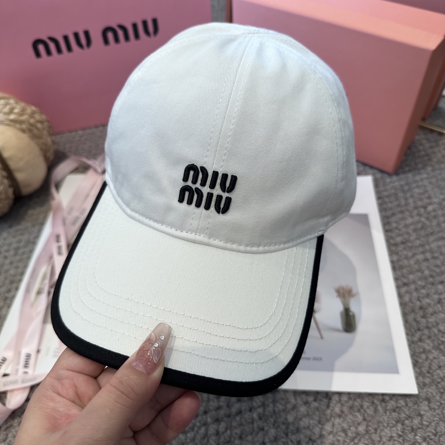   谬谬miumiu 原单 新款棒球帽，正品开模订制，原版做工细致质量超赞！6色