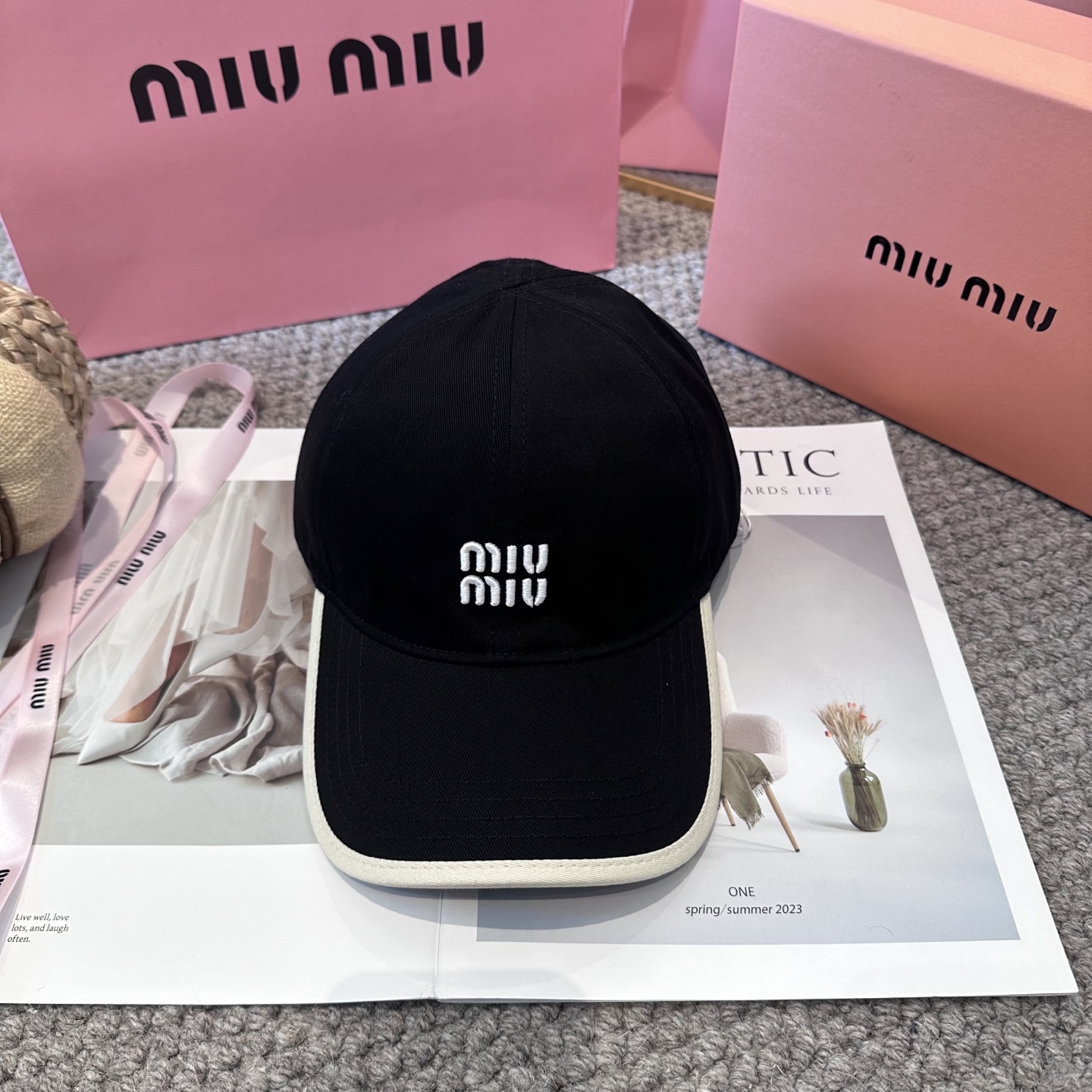   谬谬miumiu 原单 新款棒球帽，正品开模订制，原版做工细致质量超赞！6色